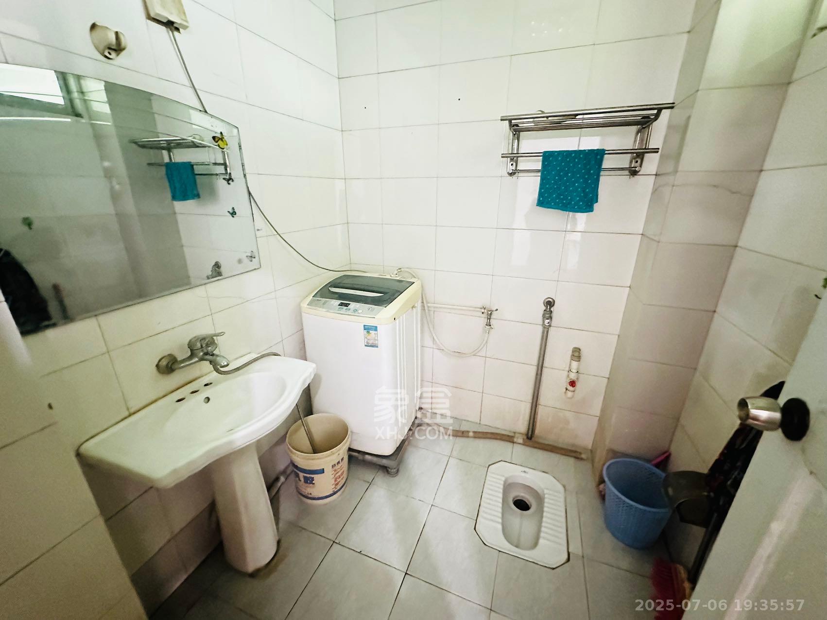 中南汽车世界 2室1厅1卫 900.0元/月 中南汽车世界 2室1厅1卫 900.0元/月室内图