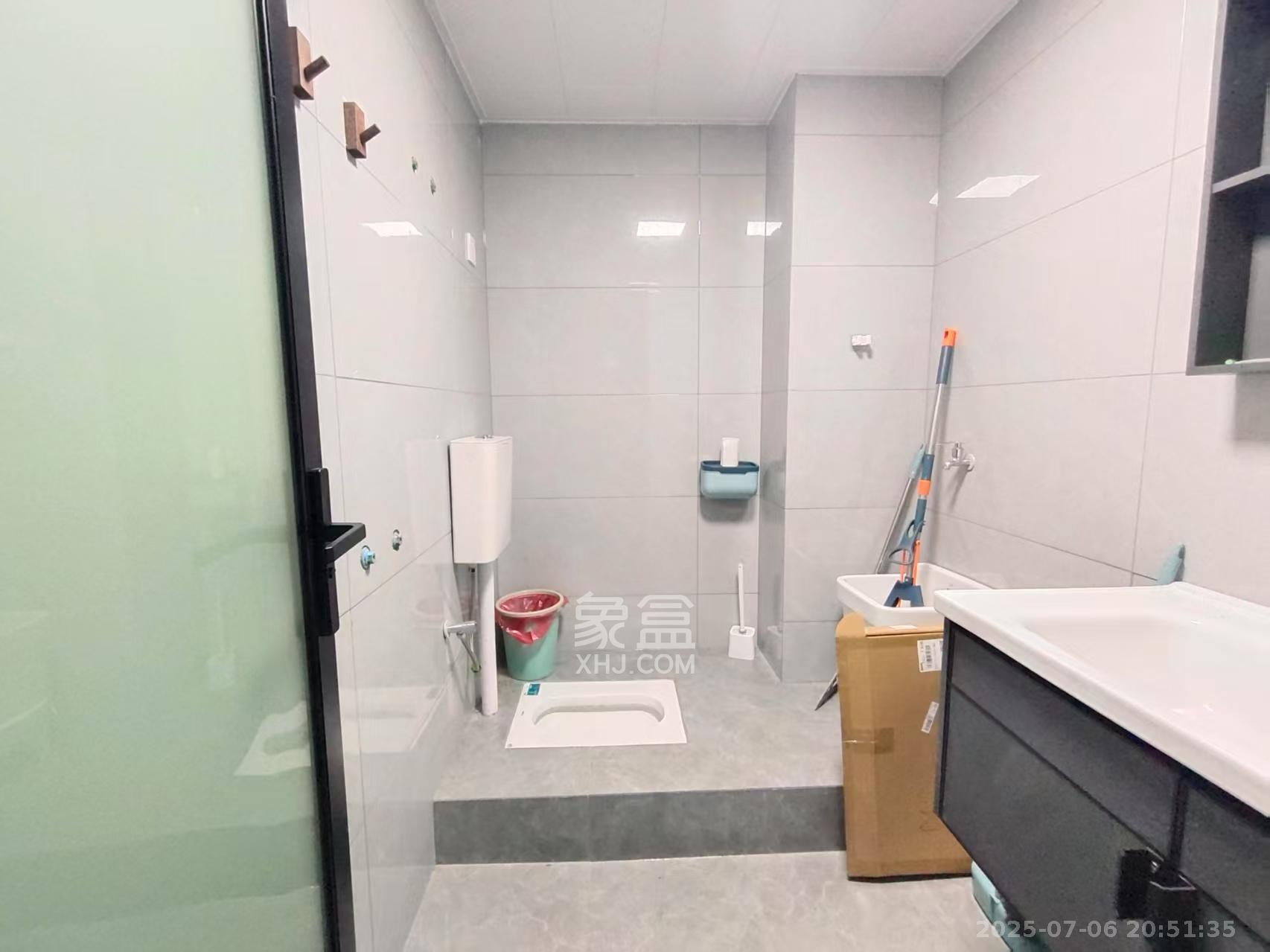 东方芙蓉 2室1厅1卫 2000.0元/月 东方芙蓉 2室1厅1卫 2000.0元/月室内图