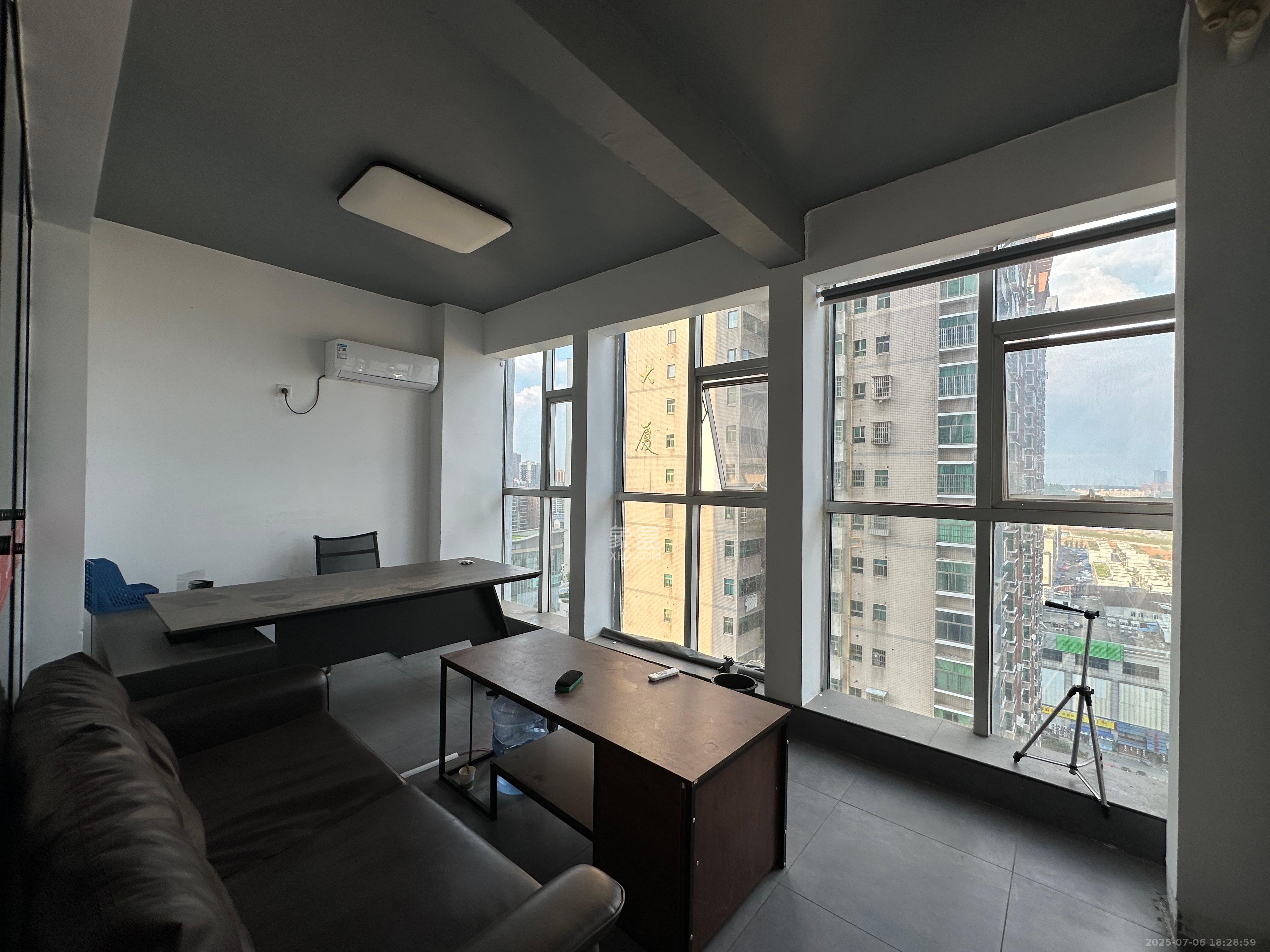 红星国际星城  1室1厅1卫    4500.0元/月 红星国际星城  1室1厅1卫    4500.0元/月室内图