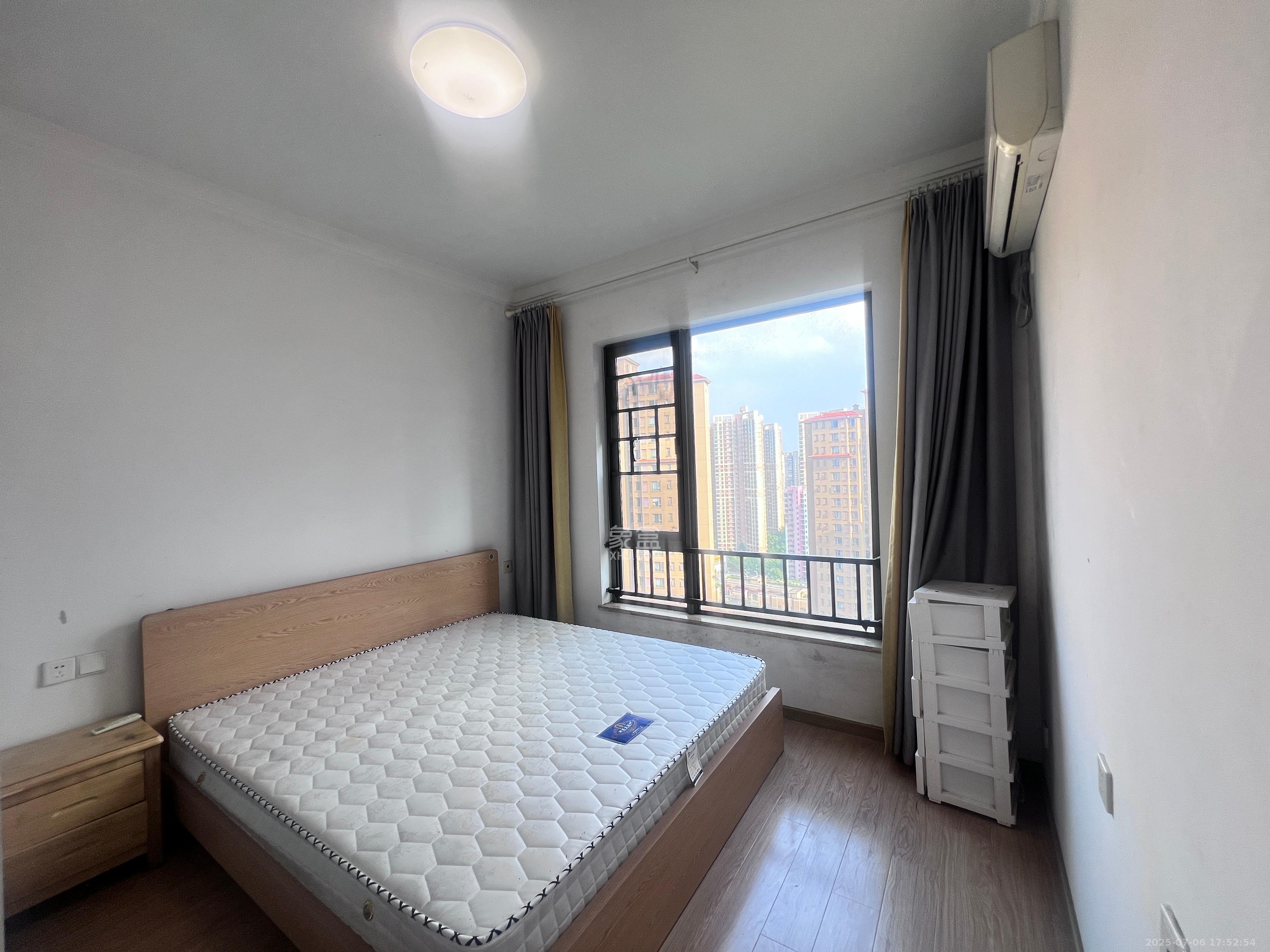 珠江郦城公园1号  3室2厅1卫    2000.0元/月 珠江郦城公园1号  3室2厅1卫    2000.0元/月室内图