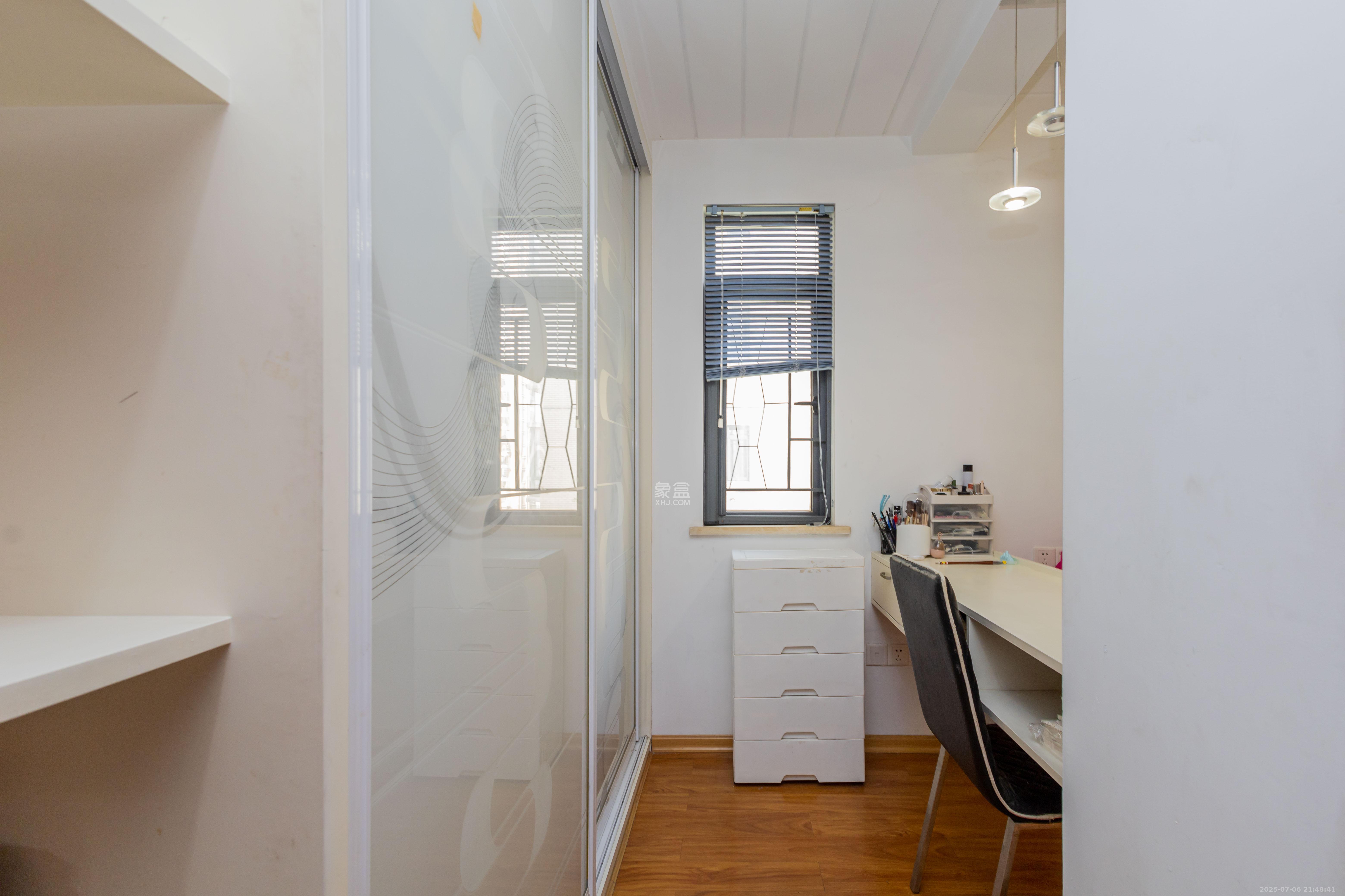 中国铁建国际城一期  2室2厅1卫    49.0万卧室