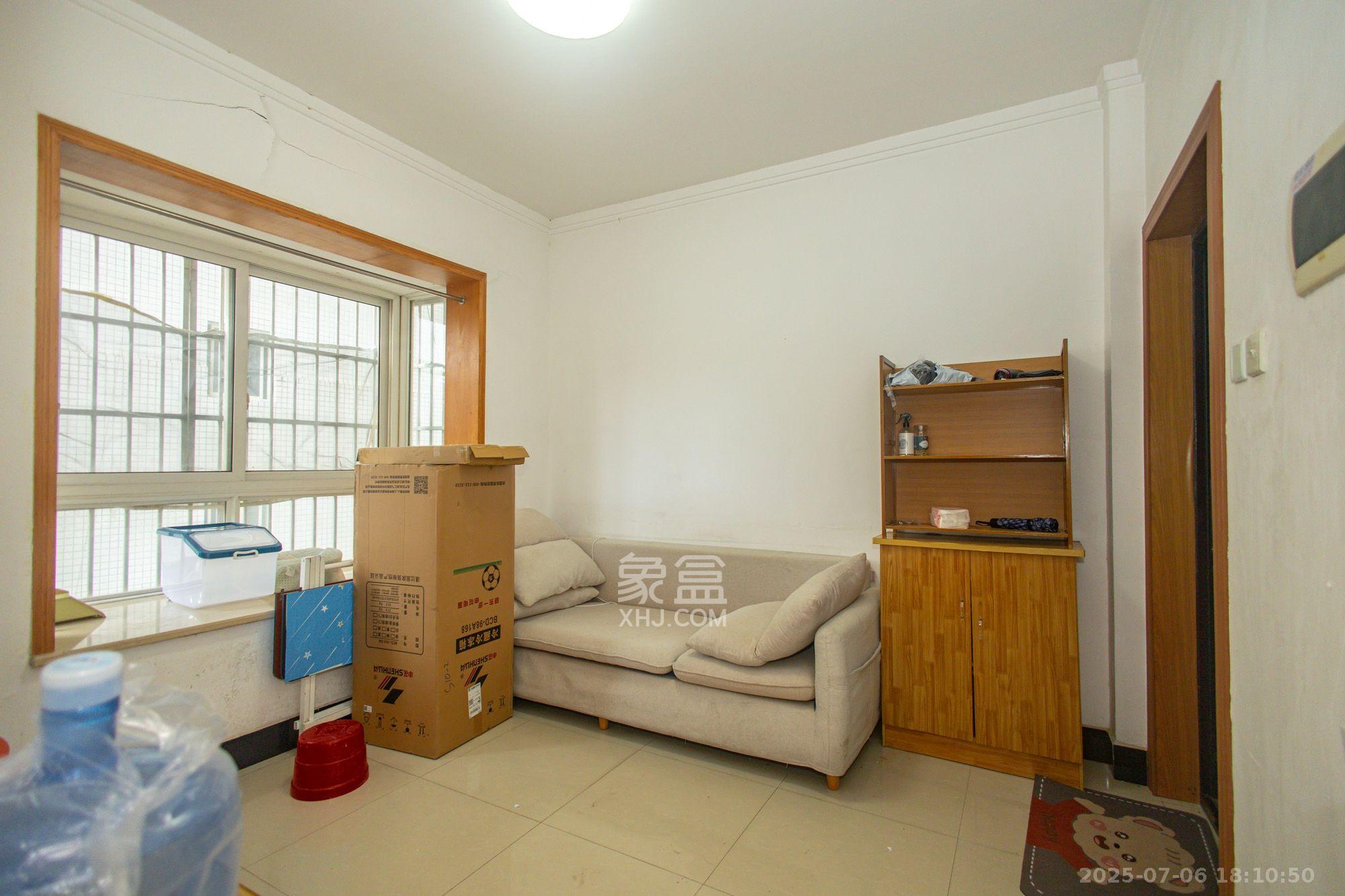 广场之星 1室1厅1卫 1300.0元/月 广场之星 1室1厅1卫 1300.0元/月室内图