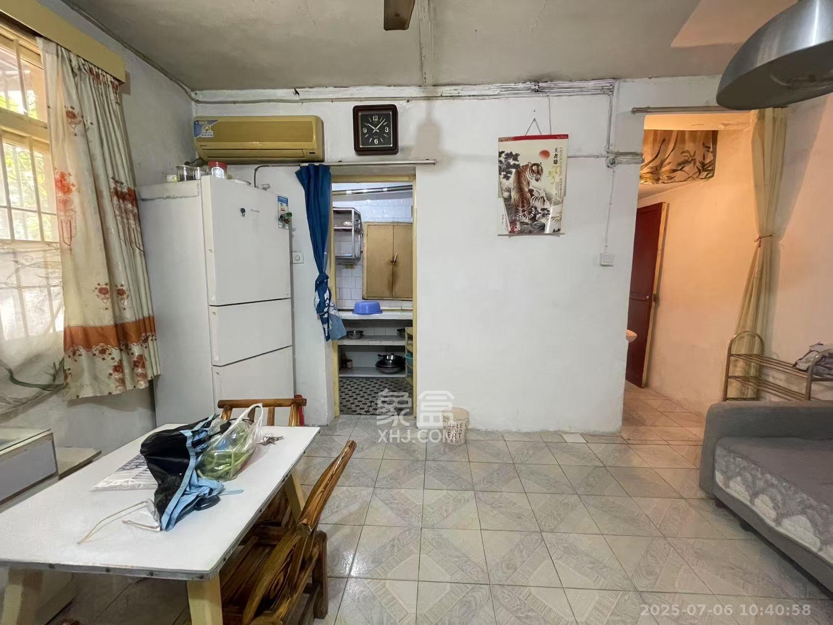 长沙市第二汽修制厂宿舍  2室1厅1卫    1300.0元/月室内图