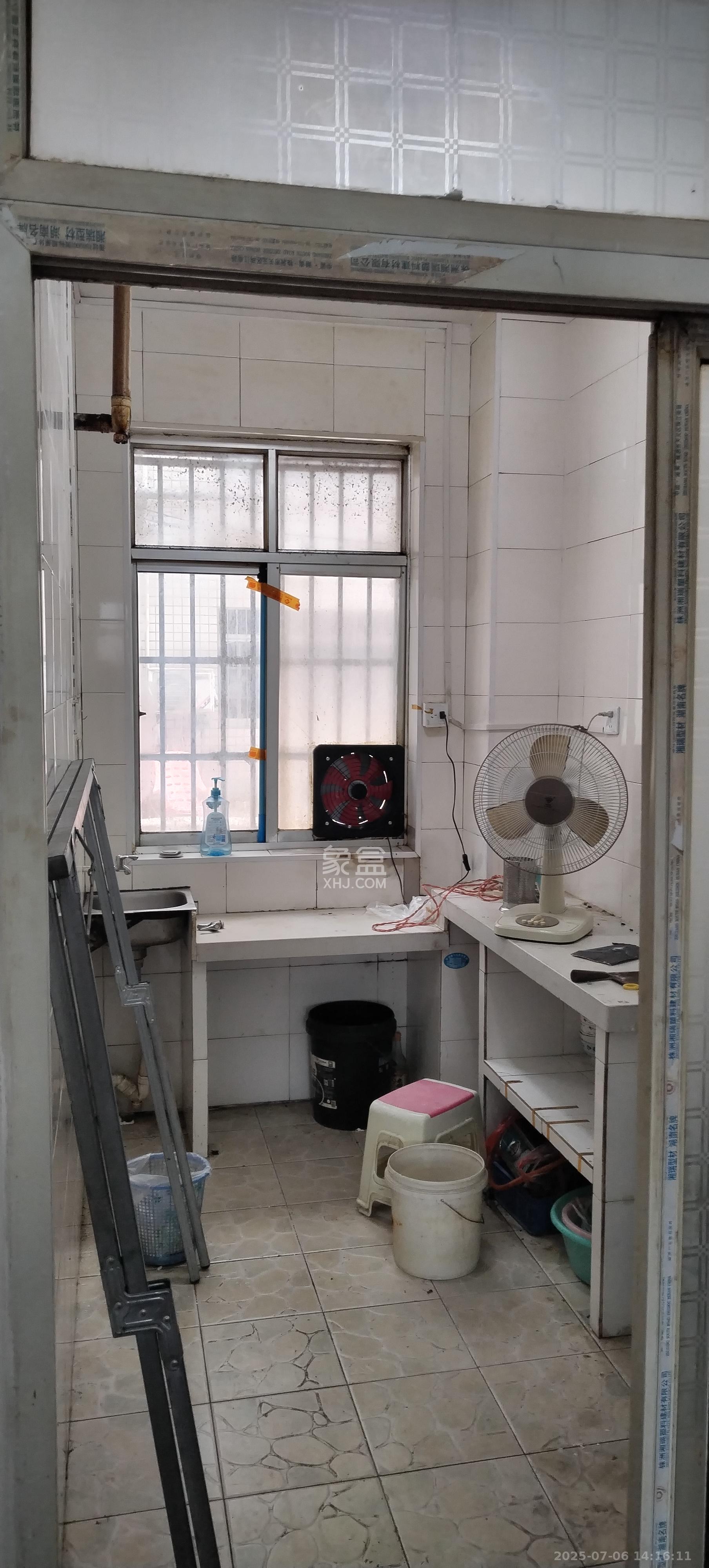 红星商务楼(红星蔬菜批发大市场) 2室1厅1卫 1000.0元/月 红星商务楼(红星蔬菜批发大市场) 2室1厅1卫 1000.0元/月室内图