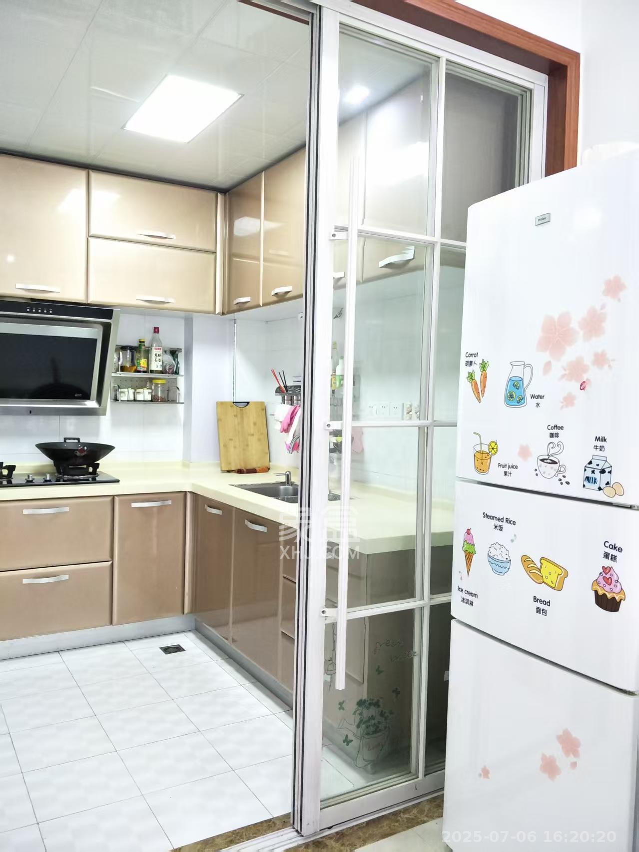 长房时代城  3室2厅1卫   3000.00元/月室内图