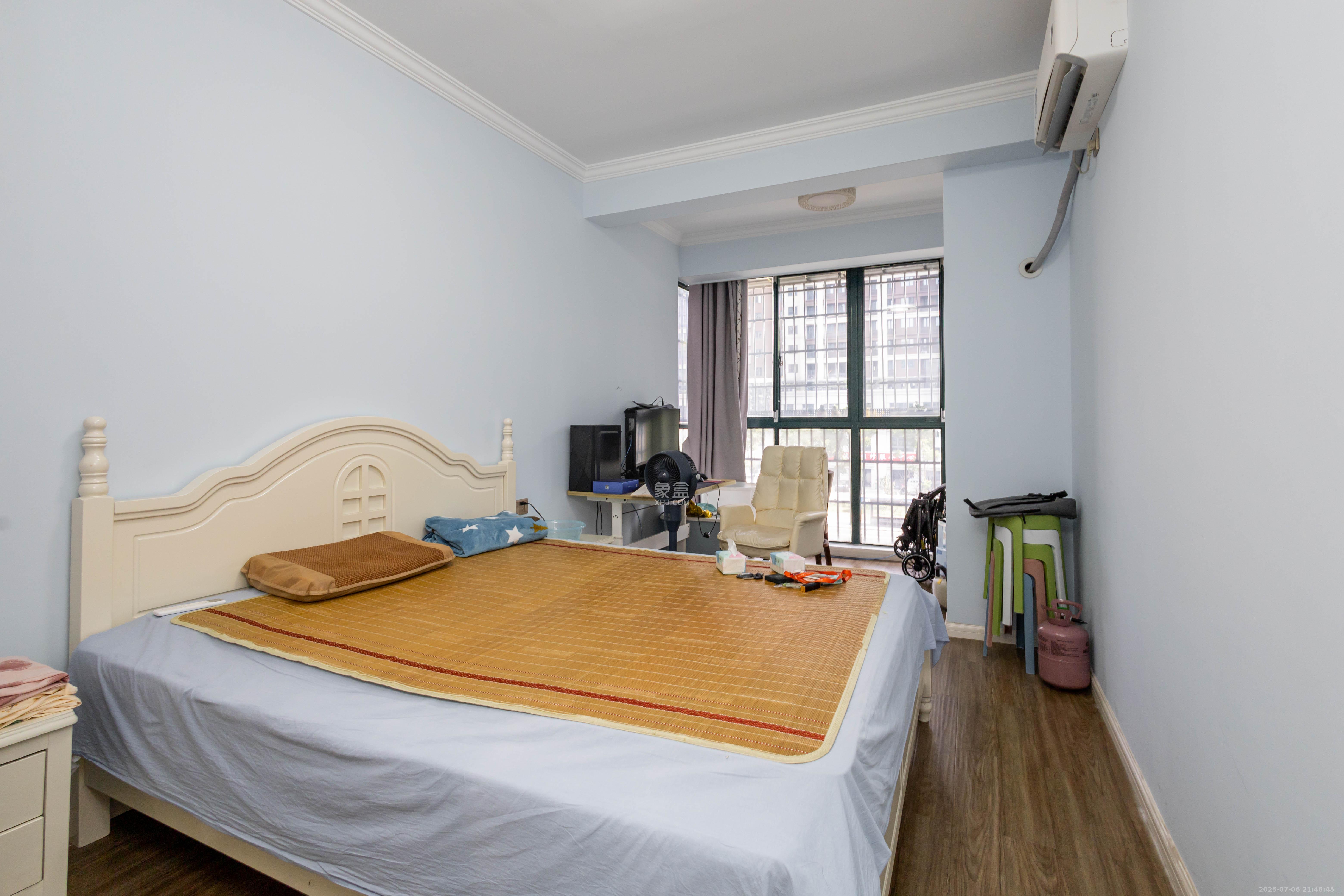 华天LOHO小镇  3室2厅1卫    75.0万卧室