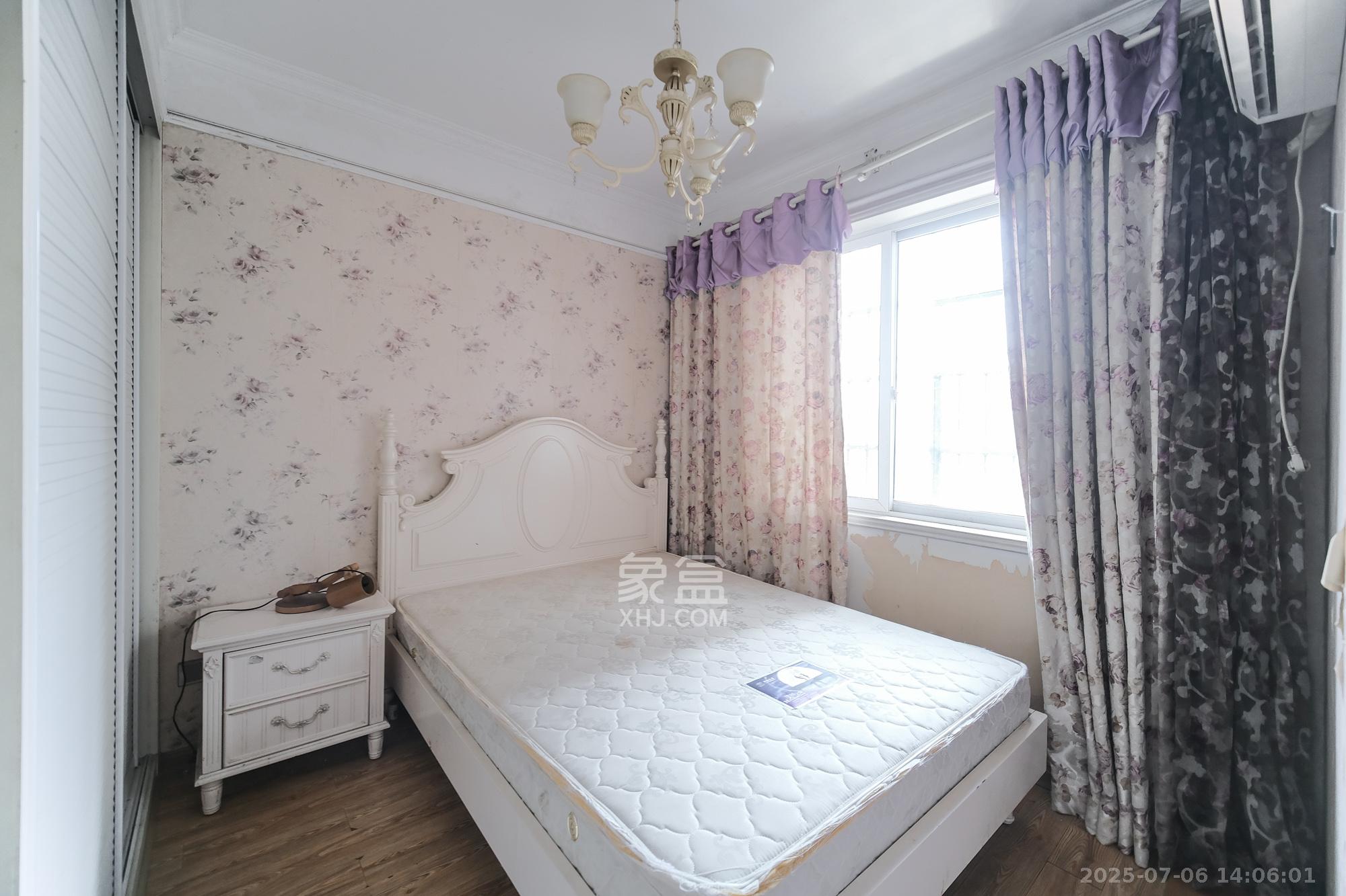 红树湾  2室2厅1卫    48.8万 红树湾  2室2厅1卫    48.8万卧室