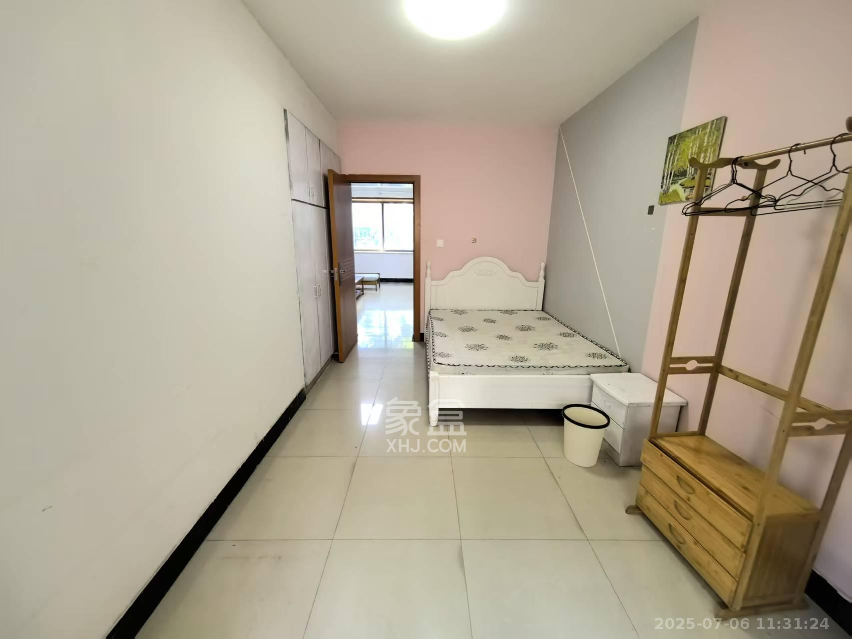 东南明苑 3室2厅2卫 2600.0元/月 东南明苑 3室2厅2卫 2600.0元/月室内图