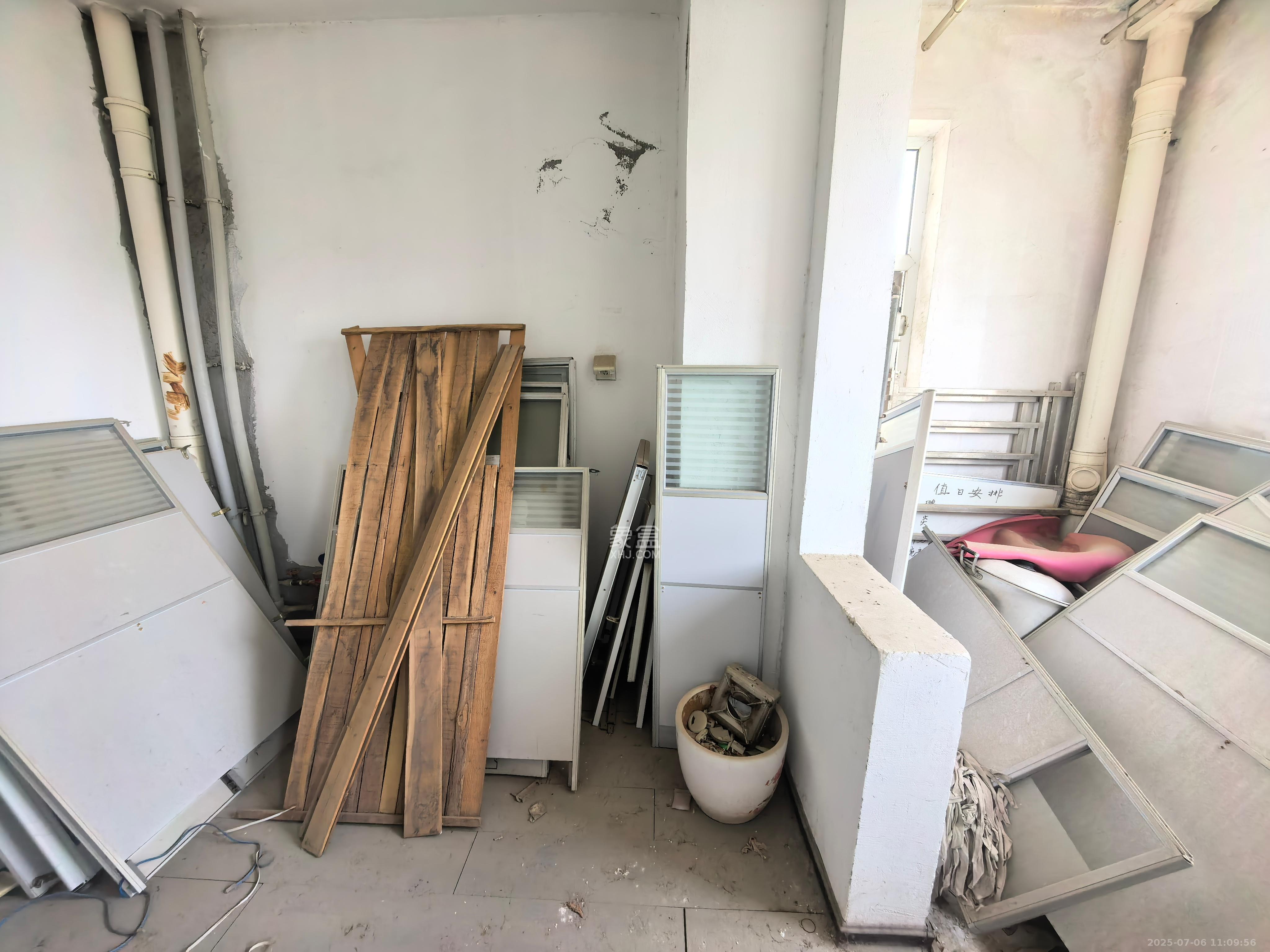 长沙市国土局宿舍(泰来居) 4室2厅2卫 4500.0元/月 长沙市国土局宿舍(泰来居) 4室2厅2卫 4500.0元/月室内图