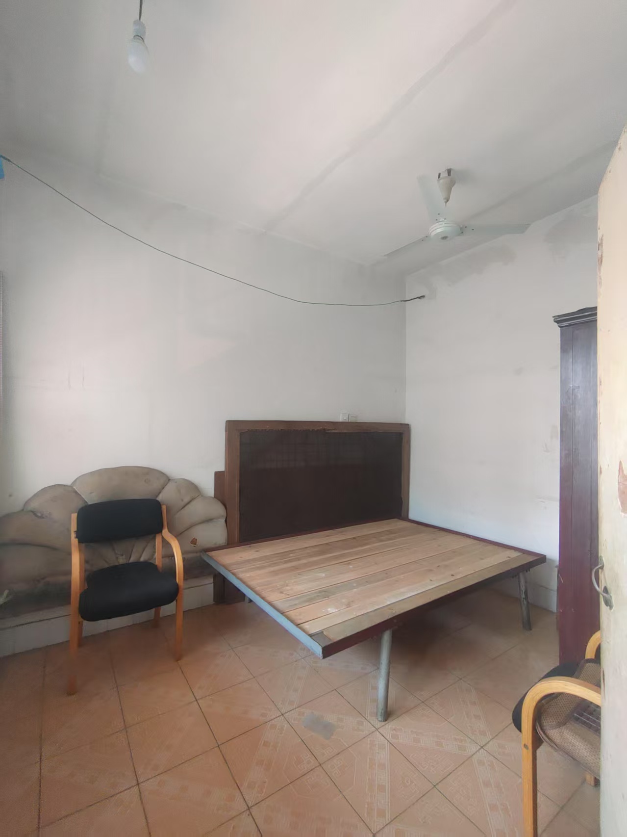 娄底技师学院家属院 3室1厅1卫 800.0元/月 娄底技师学院家属院 3室1厅1卫 800.0元/月室内图