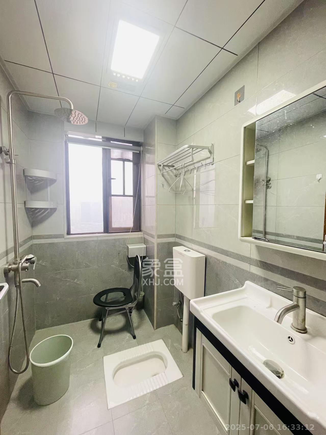 上园商住小区  2室2厅1卫   2900.00元/月室内图