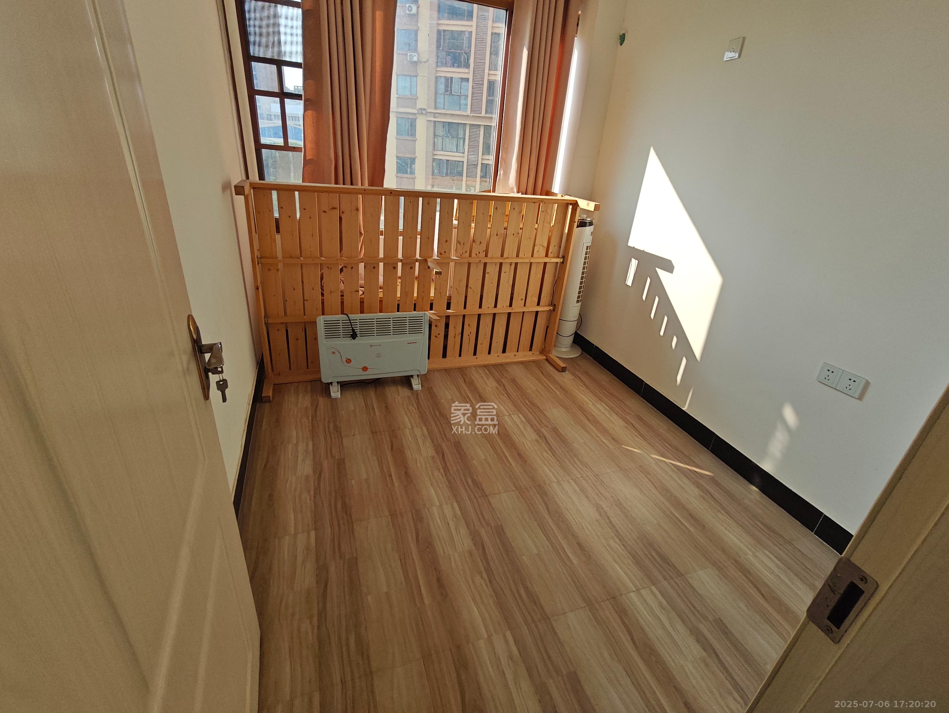 万里时代 4室2厅2卫 3200.0元/月 万里时代 4室2厅2卫 3200.0元/月室内图