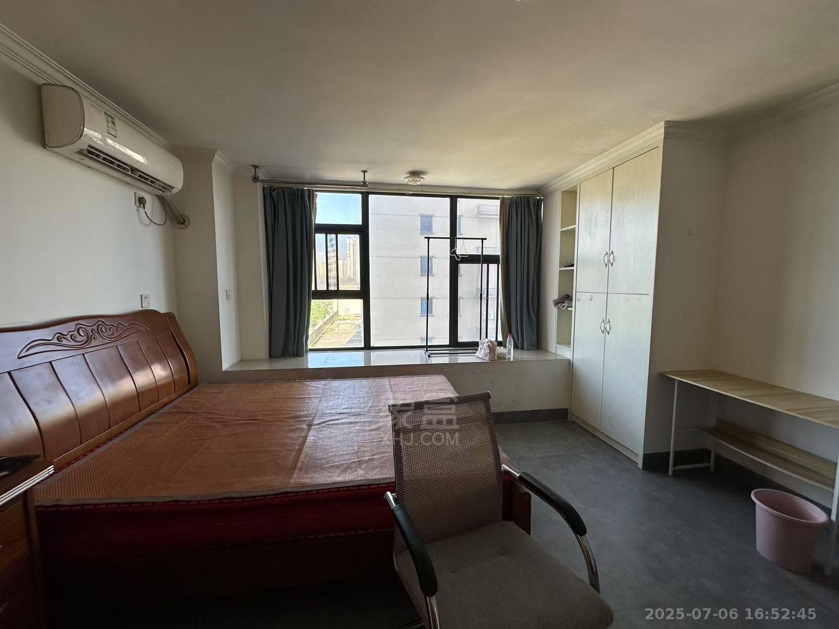 文艺复兴(未来城)  1室1厅1卫    900.0元/月 文艺复兴(未来城)  1室1厅1卫    900.0元/月室内图1