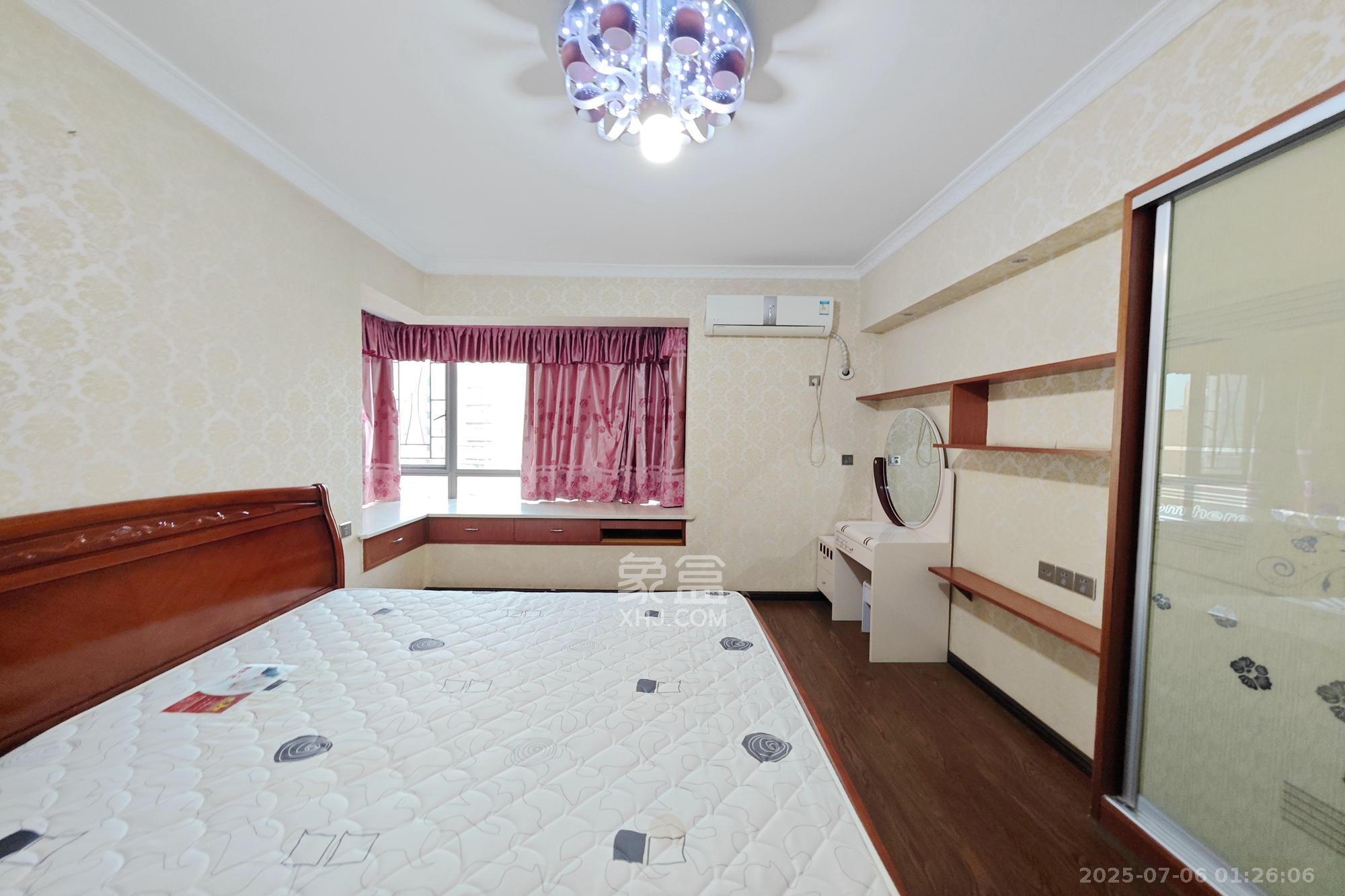 新城新世界一二三期 4室2厅2卫 158.0万 新城新世界一二三期 4室2厅2卫 158.0万卧室