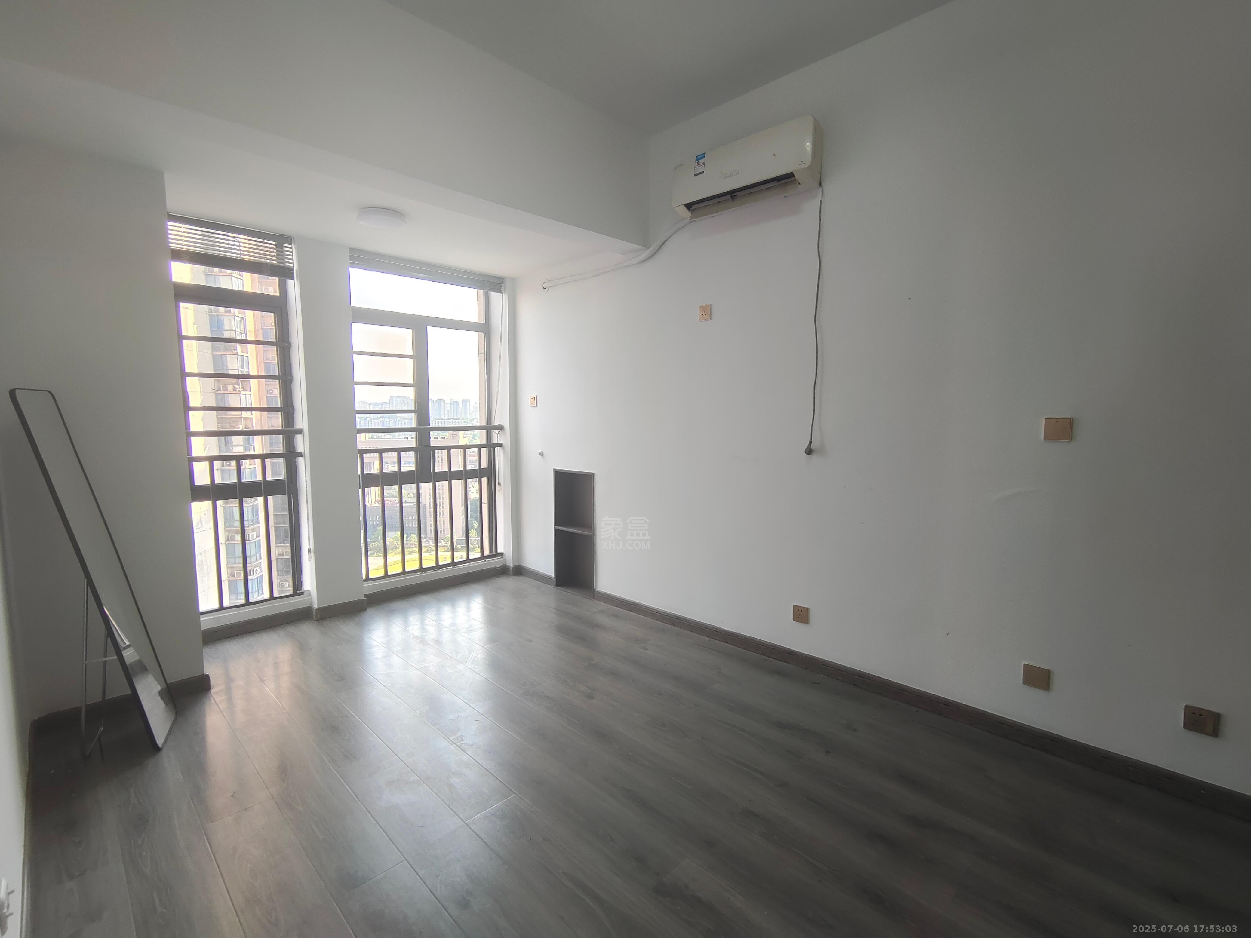 流金岁月-华晨国际 2室2厅1卫 2000.0元/月 流金岁月-华晨国际 2室2厅1卫 2000.0元/月室内图