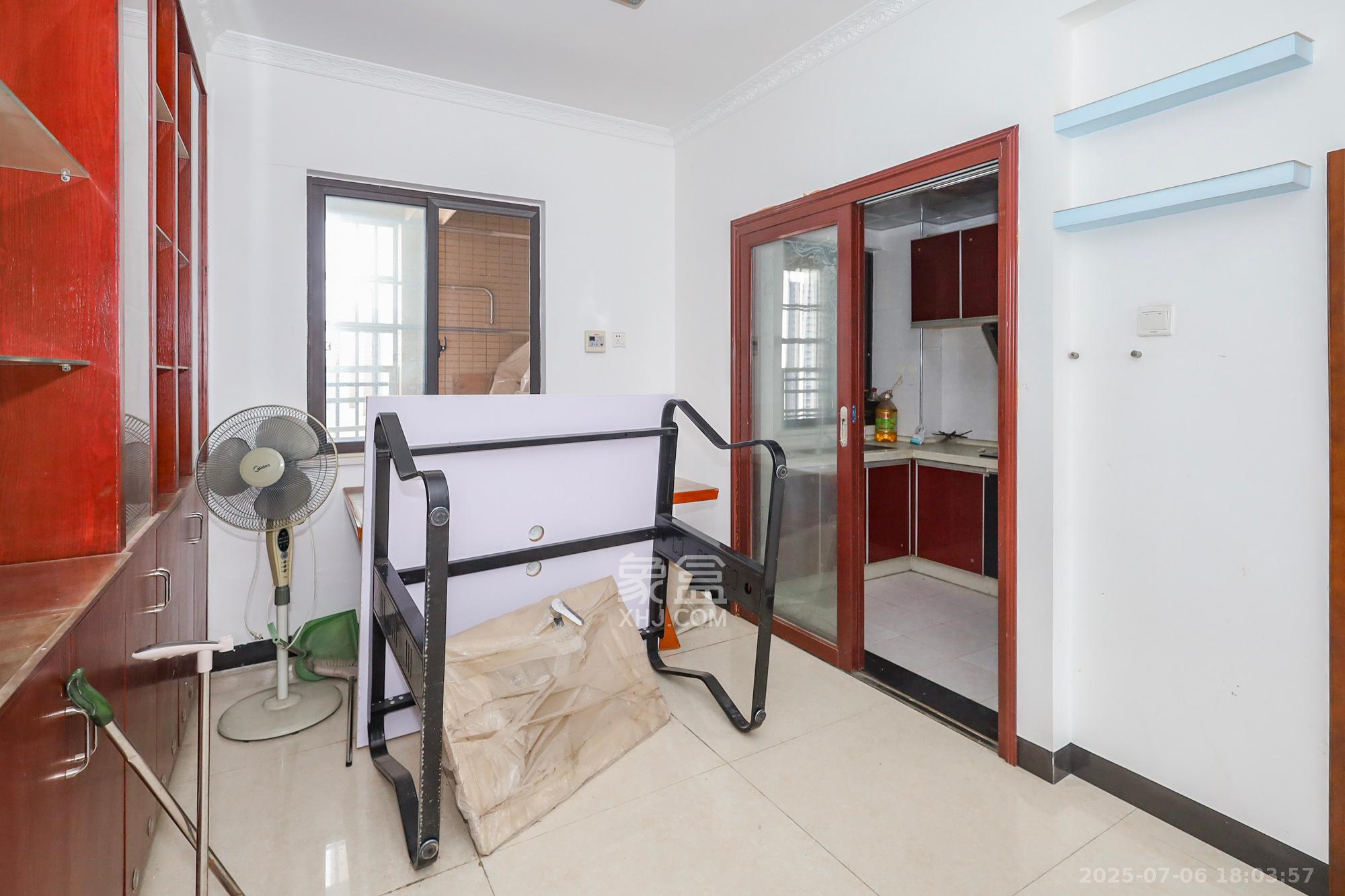 钰龙天下二期(钰龙佳园) 4室2厅2卫 220.0万 钰龙天下二期(钰龙佳园) 4室2厅2卫 220.0万其他