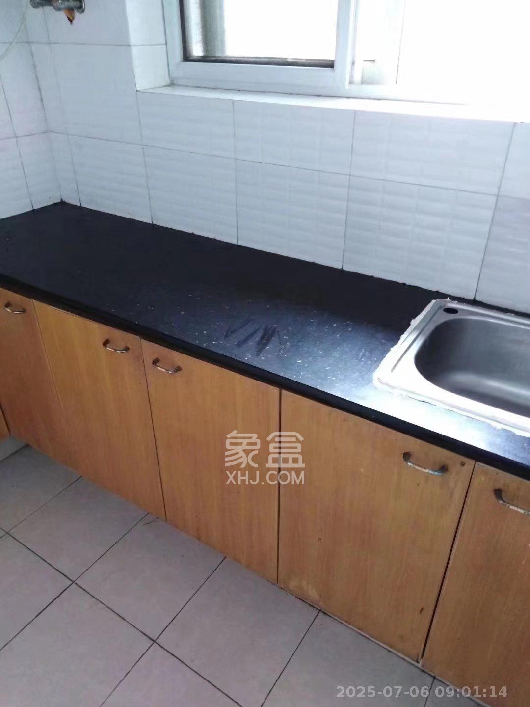 星典时代  1室1厅1卫    1600.0元/月室内图