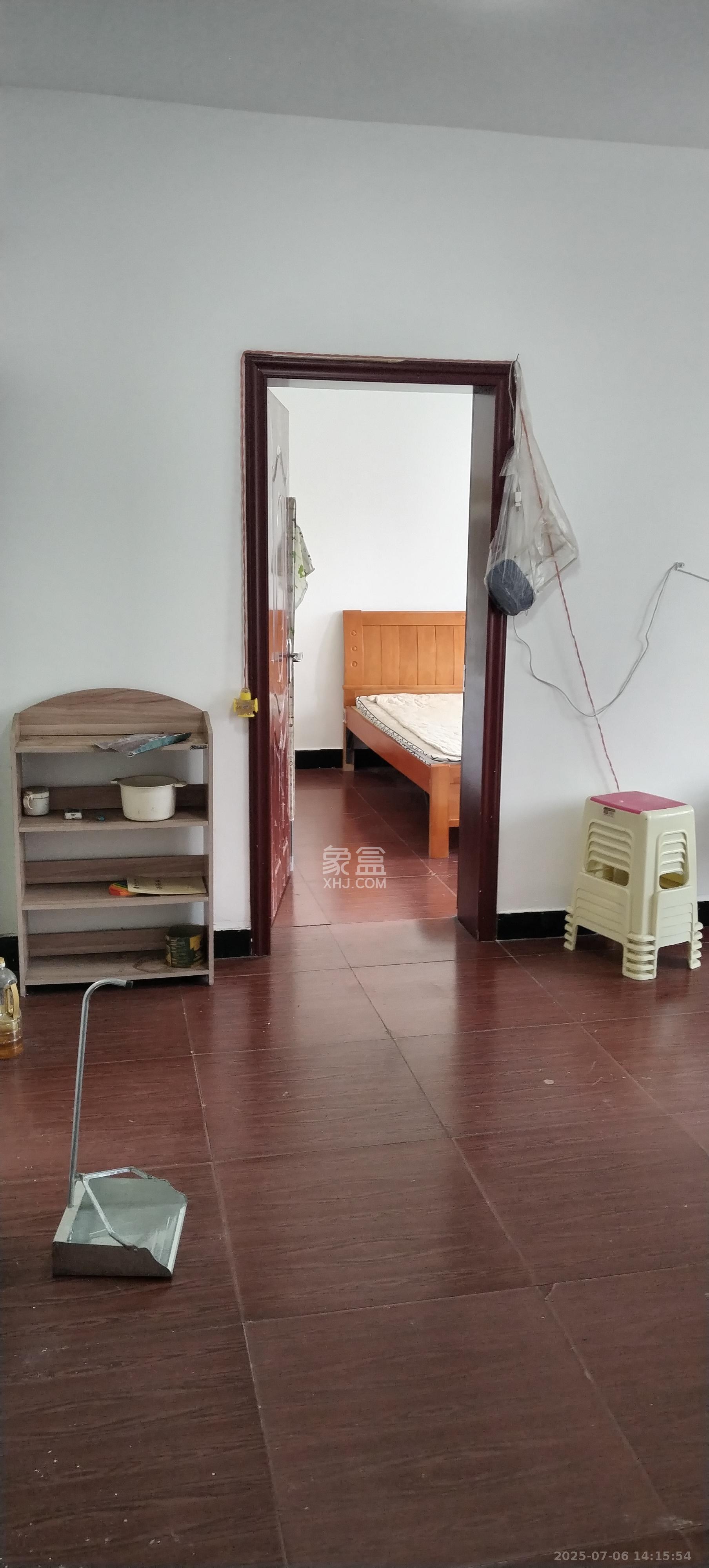 红星商务楼(红星蔬菜批发大市场) 2室1厅1卫 1000.0元/月 红星商务楼(红星蔬菜批发大市场) 2室1厅1卫 1000.0元/月室内图