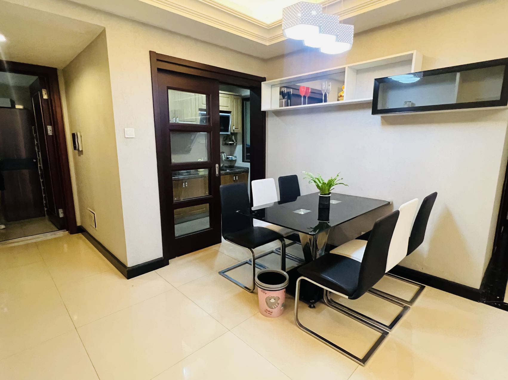 碧桂园 3室2厅1卫 1600.0元/月 碧桂园 3室2厅1卫 1600.0元/月室内图