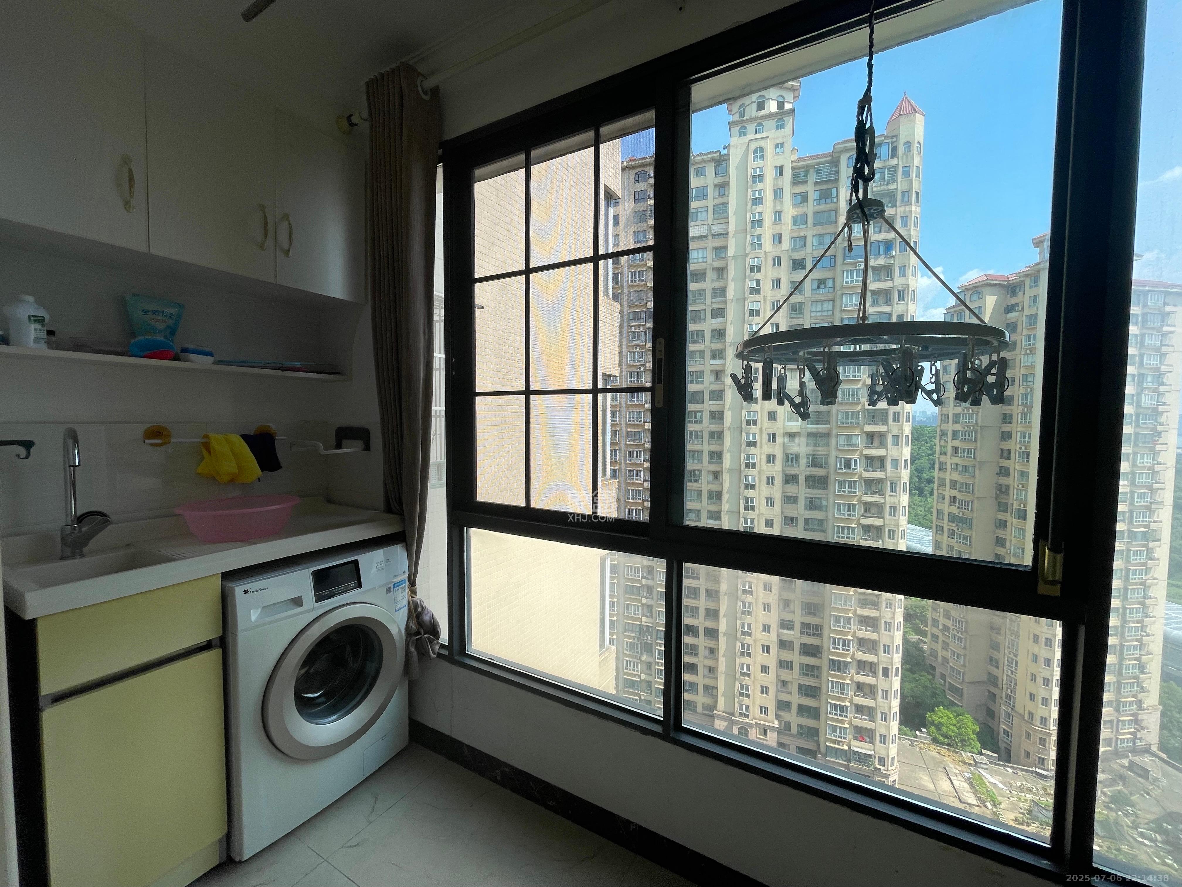 钱隆世家 3室2厅2卫 2300.0元/月 钱隆世家 3室2厅2卫 2300.0元/月室内图