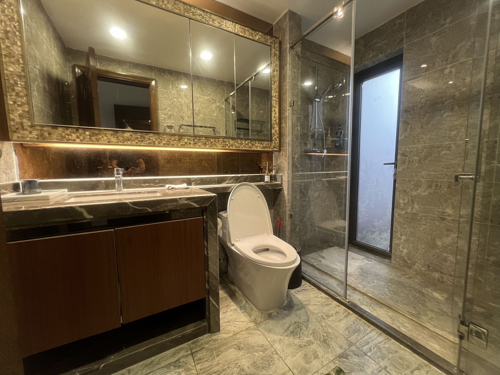 恒大美丽沙天汇湾  4室2厅3卫    8000.0元/月 恒大美丽沙天汇湾  4室2厅3卫    8000.0元/月室内图