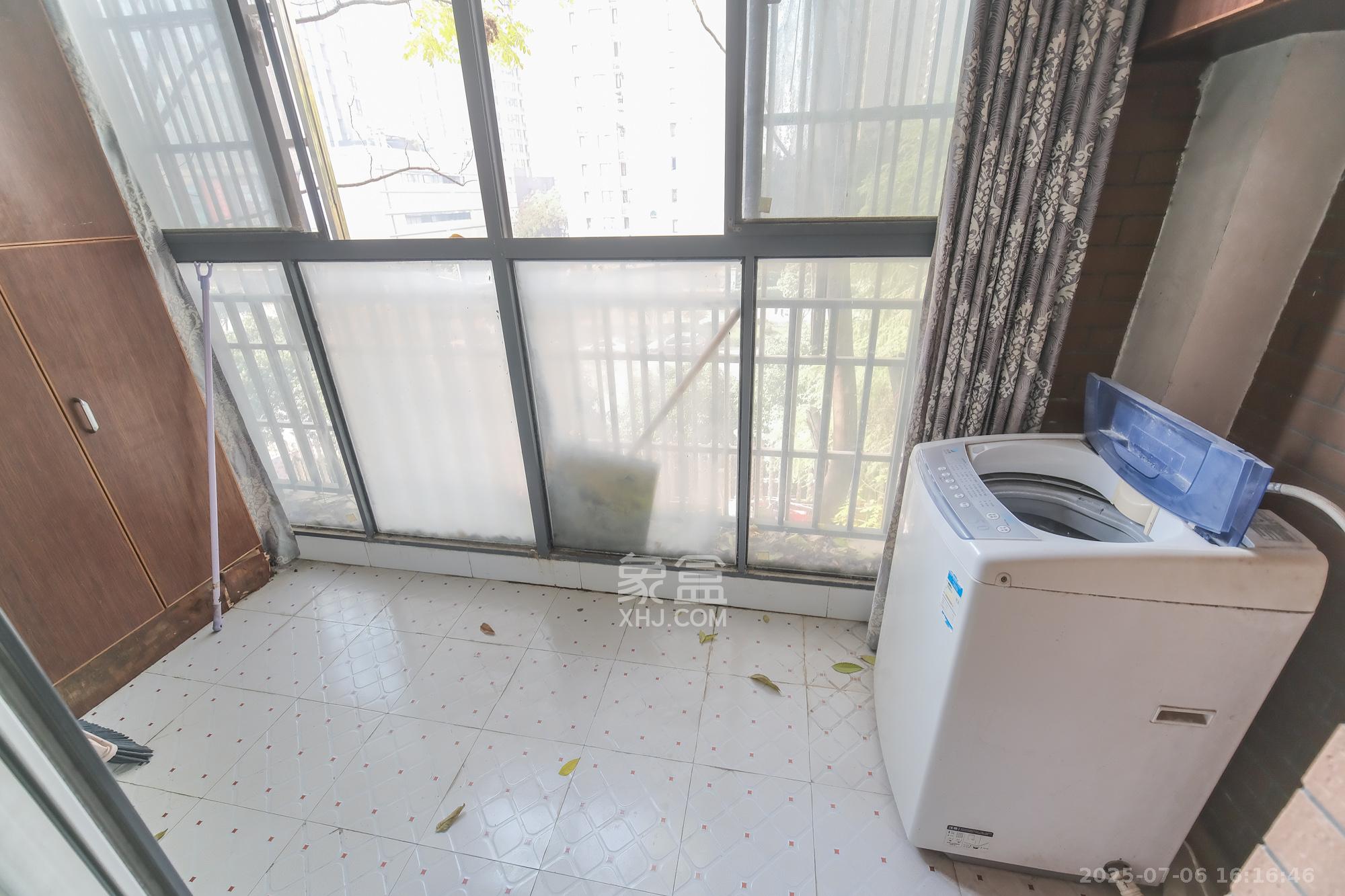 山水湾  2室2厅1卫   42.00万阳台