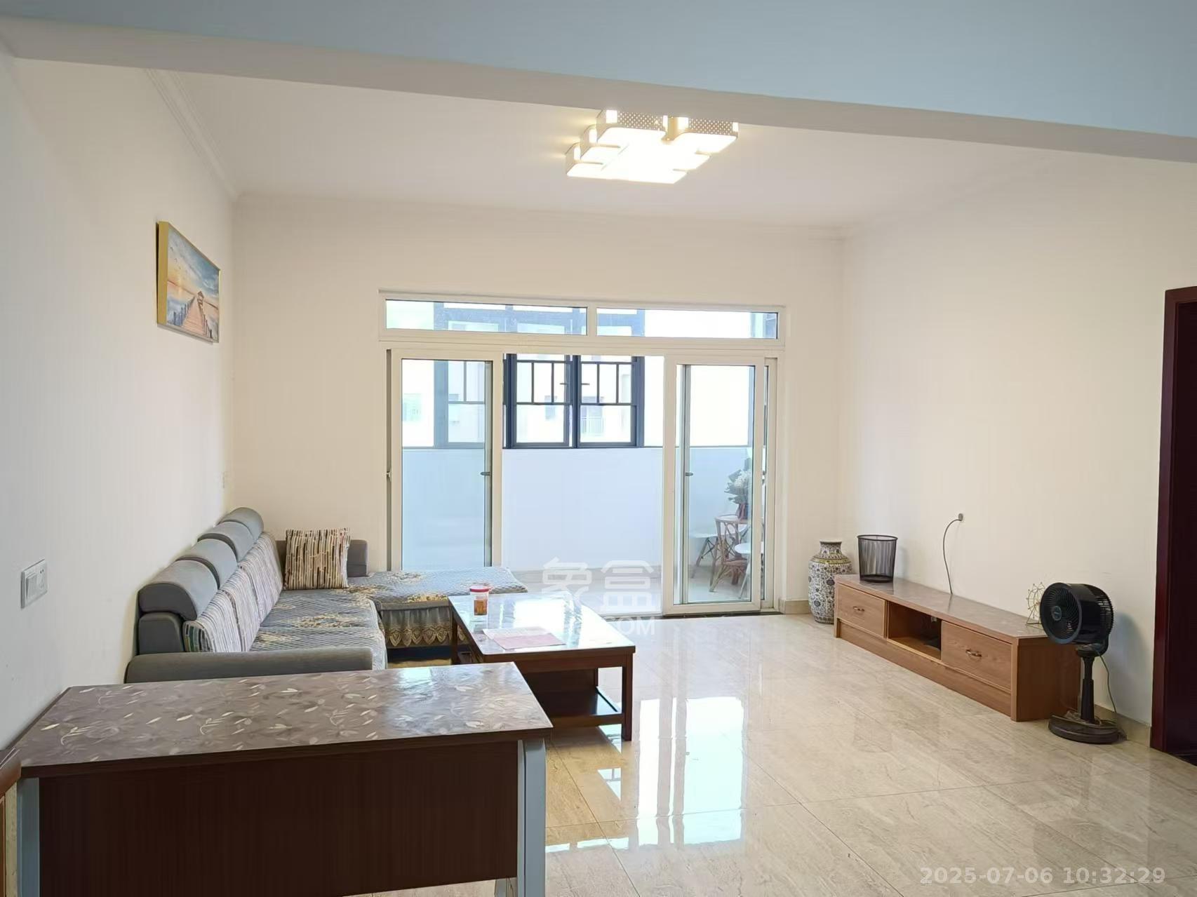 嘉华城(一期)  2室2厅1卫    2300.0元/月 嘉华城(一期)  2室2厅1卫    2300.0元/月