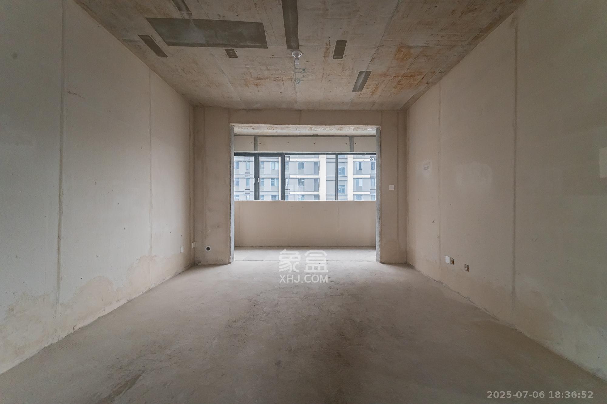 五矿万境松雅 4室2厅2卫 125.0万 五矿万境松雅 4室2厅2卫 125.0万客厅