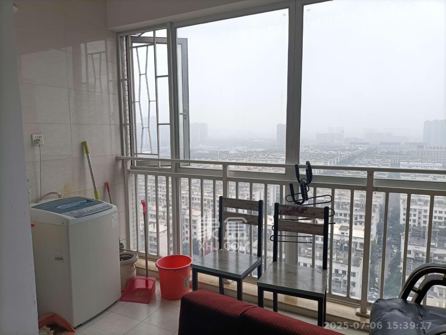 恒广国际景园一二区  1室2厅1卫    1800.0元/月 恒广国际景园一二区  1室2厅1卫    1800.0元/月室内图