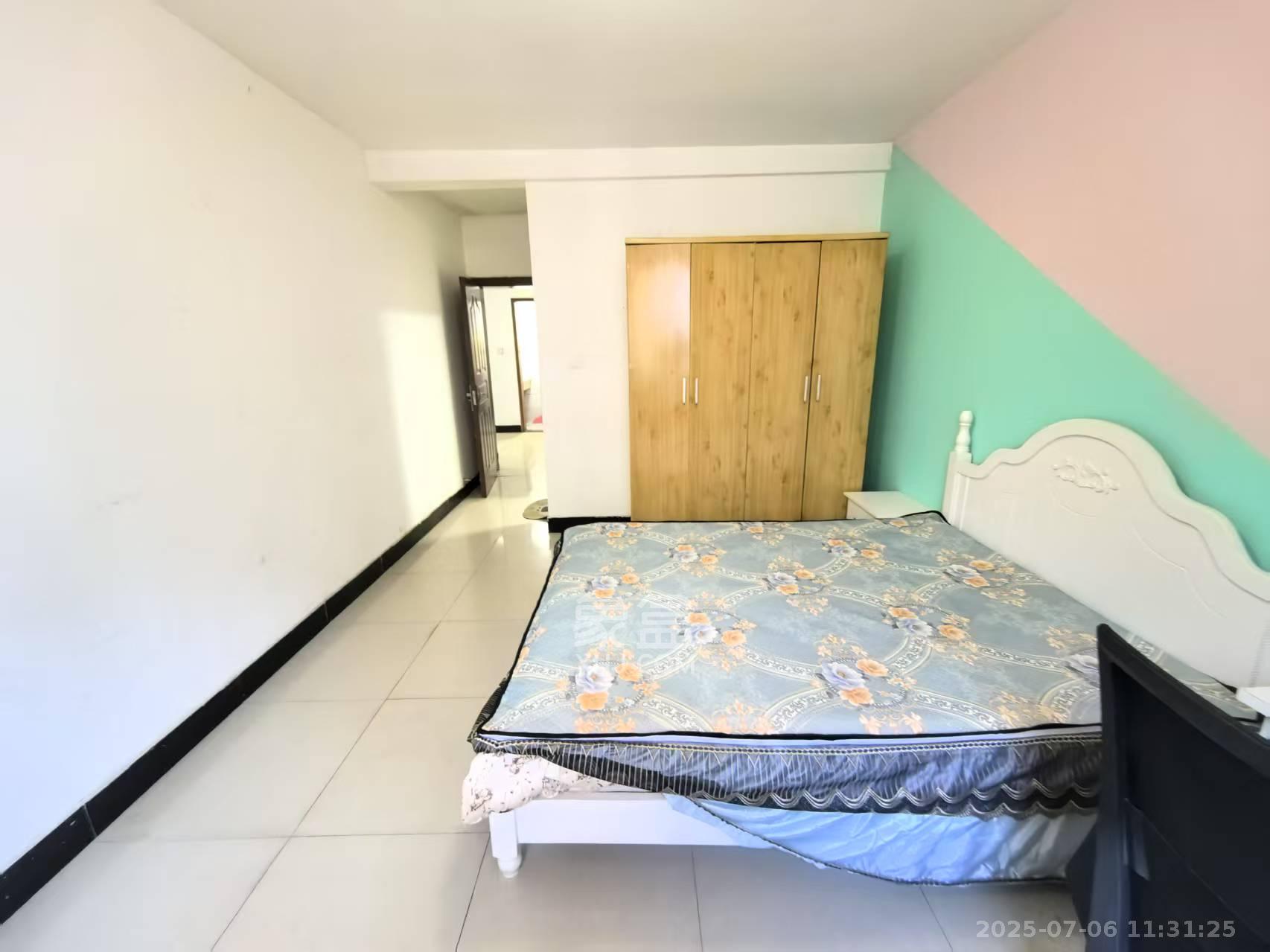 东南明苑 3室2厅2卫 2600.0元/月 东南明苑 3室2厅2卫 2600.0元/月室内图