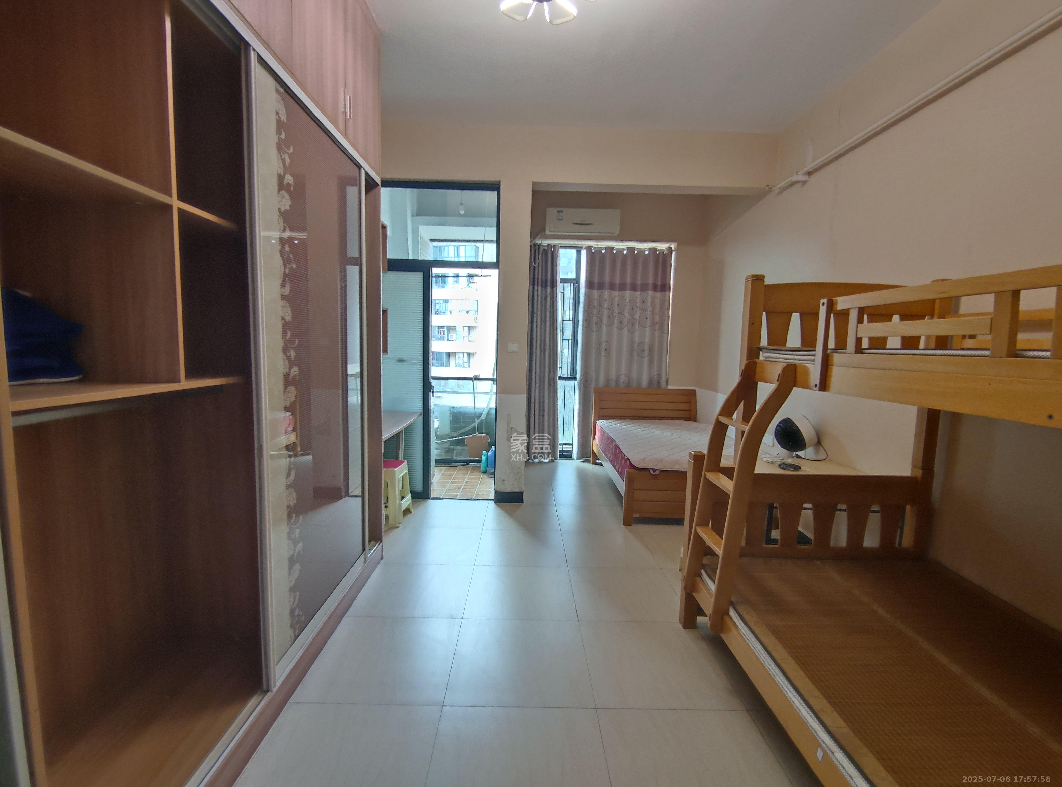 长房时代城  1室1厅1卫   1600.00元/月室内图1