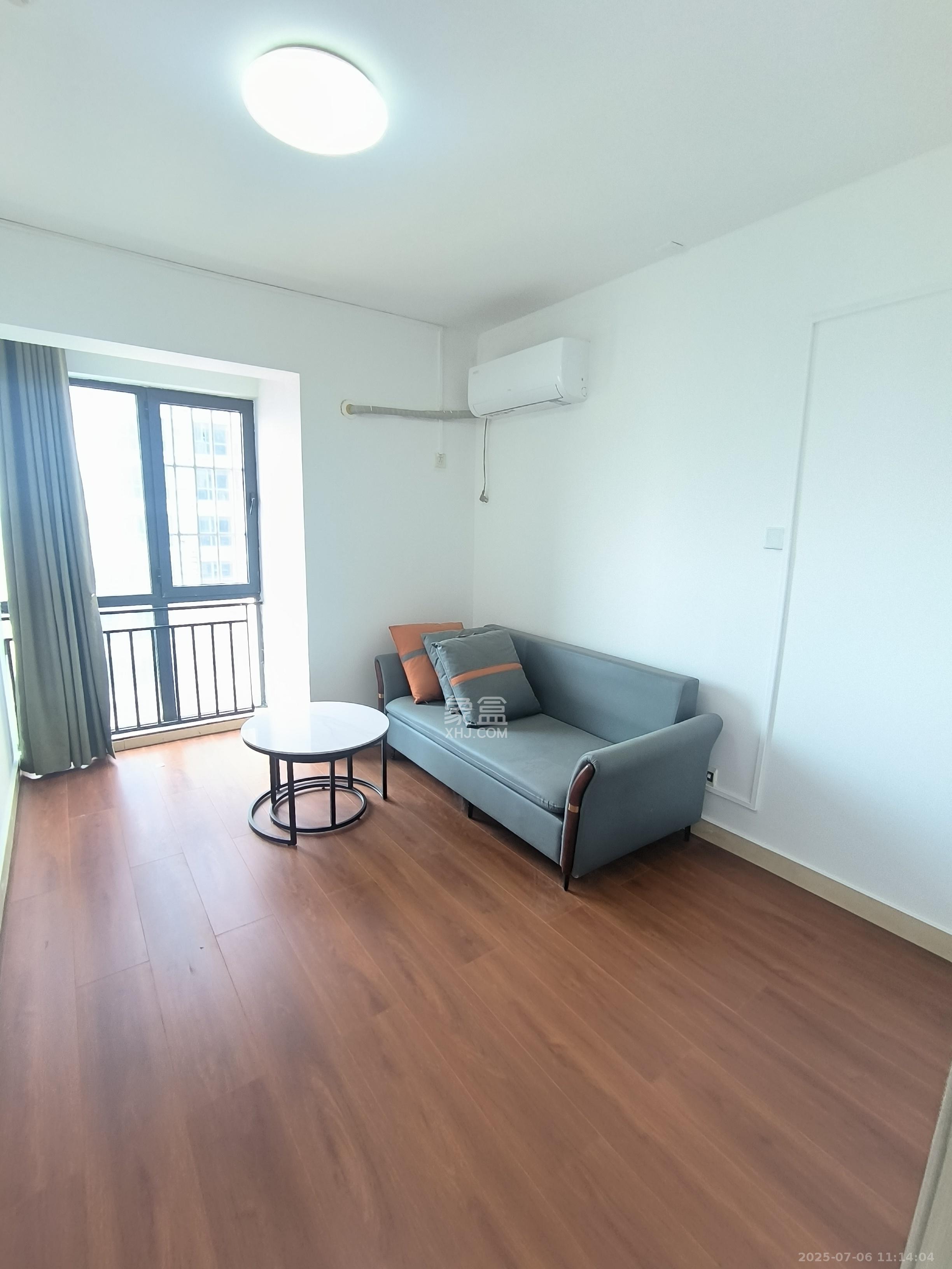 三万英尺 2室1厅1卫 2200.0元/月 三万英尺 2室1厅1卫 2200.0元/月室内图