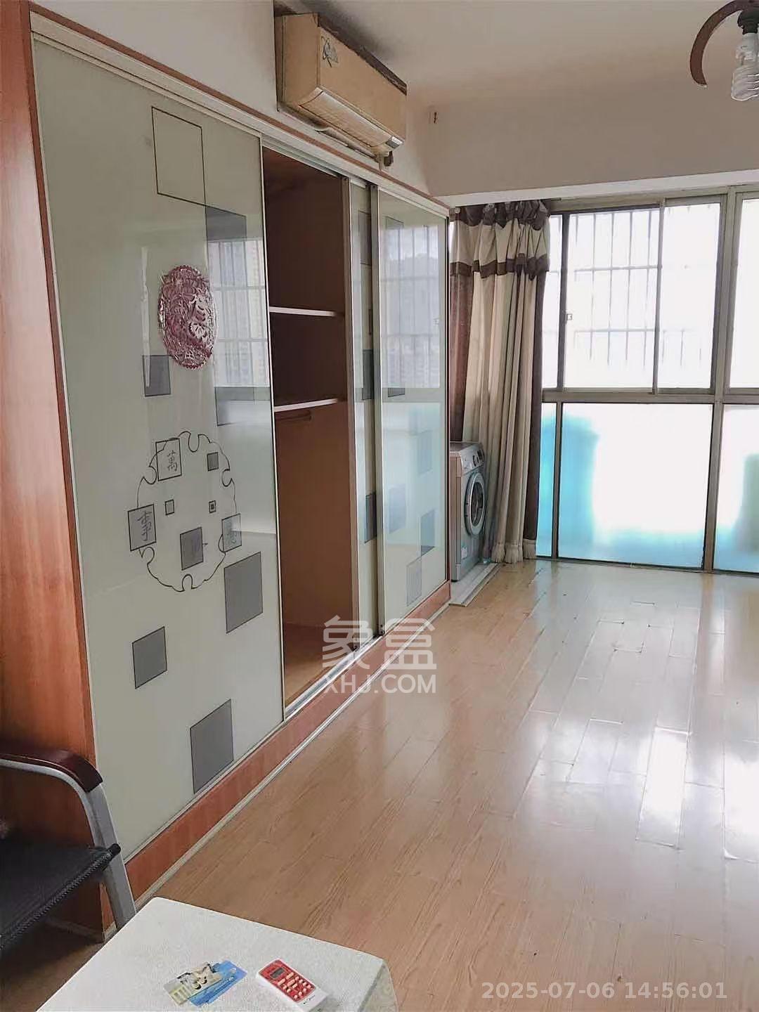 都市家园  1室1厅1卫   1450.00元/月室内图