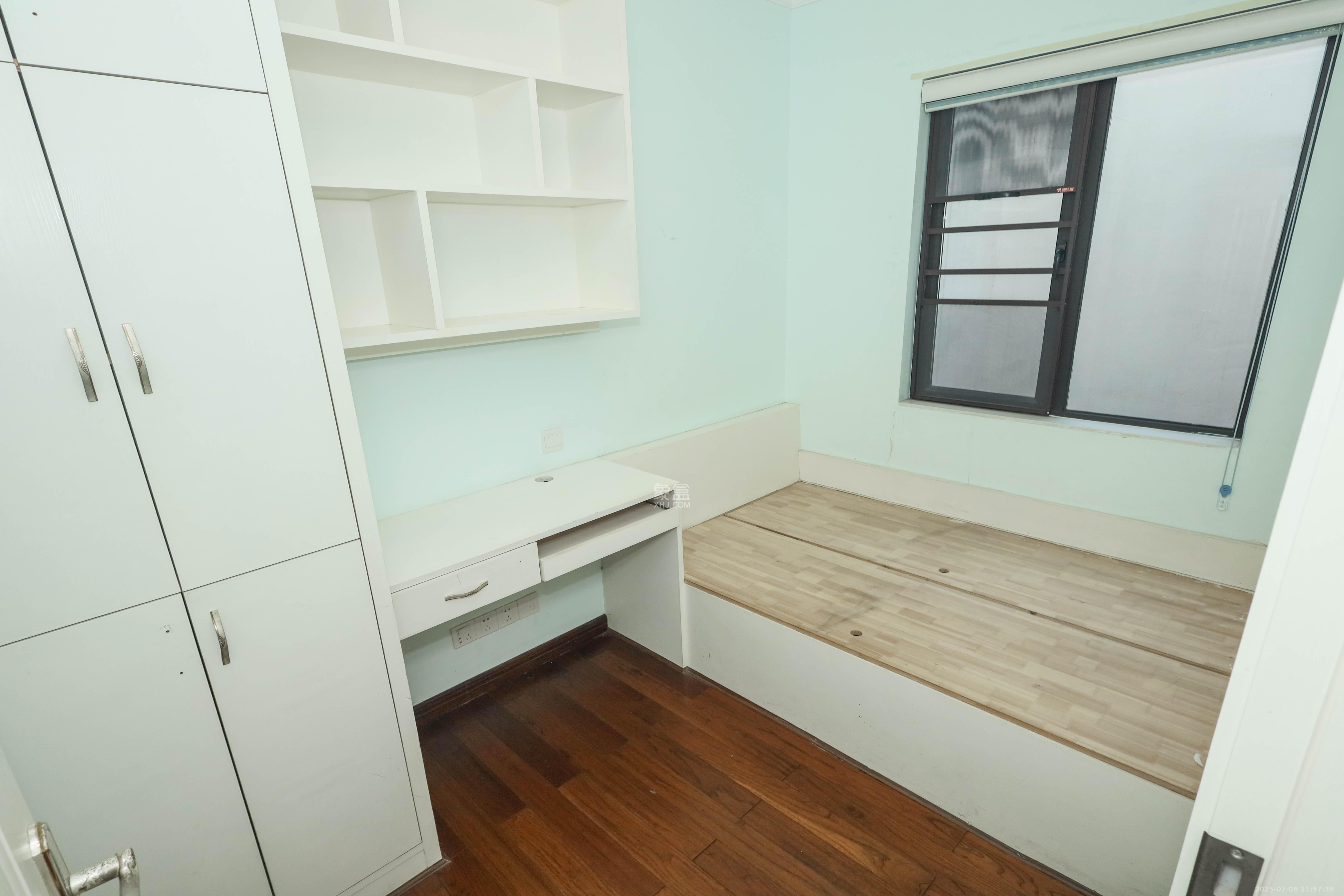 惠天然梅岭国际  3室2厅1卫    105.0万卧室