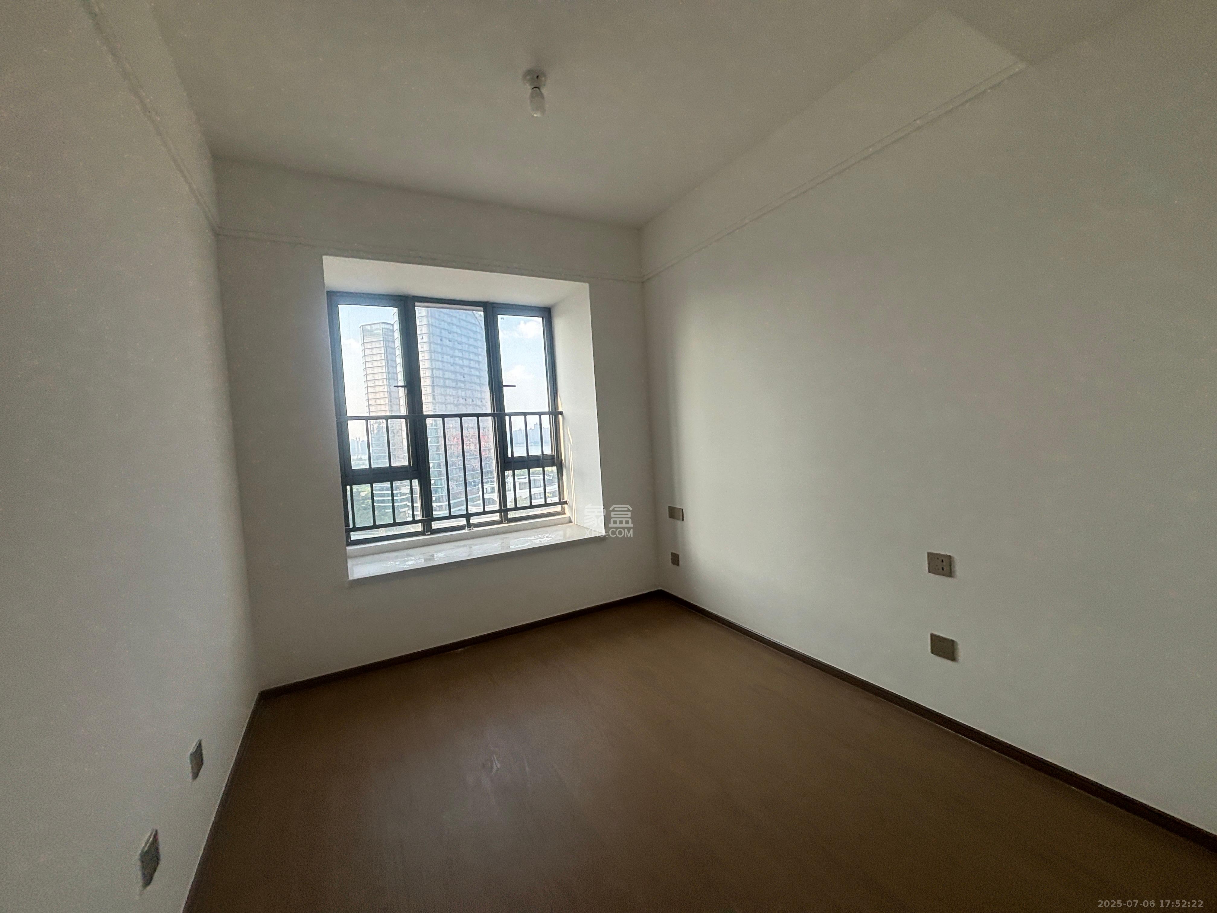 复地滨江金融中心  4室2厅2卫    7000.0元/月 复地滨江金融中心  4室2厅2卫    7000.0元/月室内图