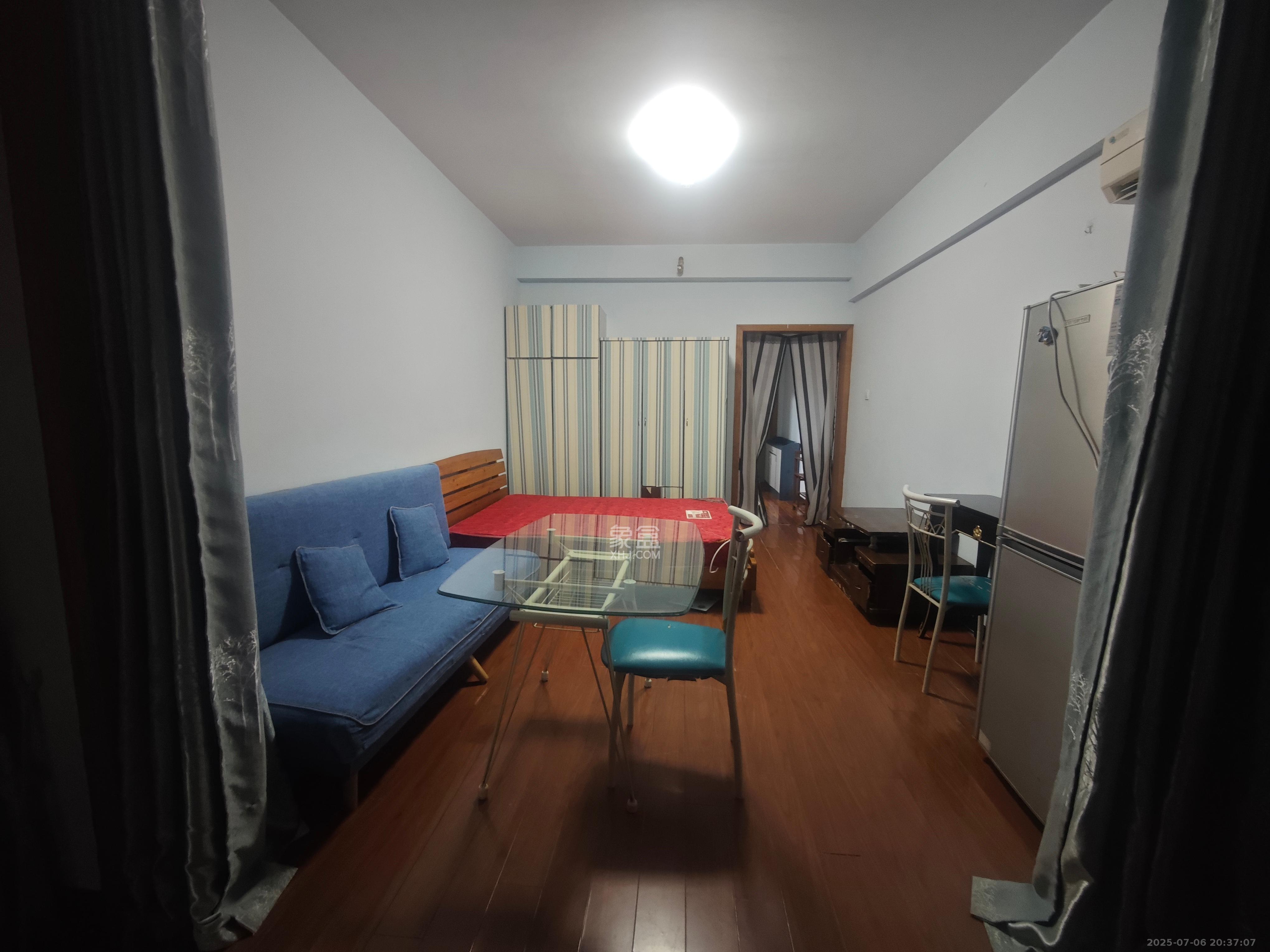 日出东方  1室1厅1卫   1700.00元/月室内图