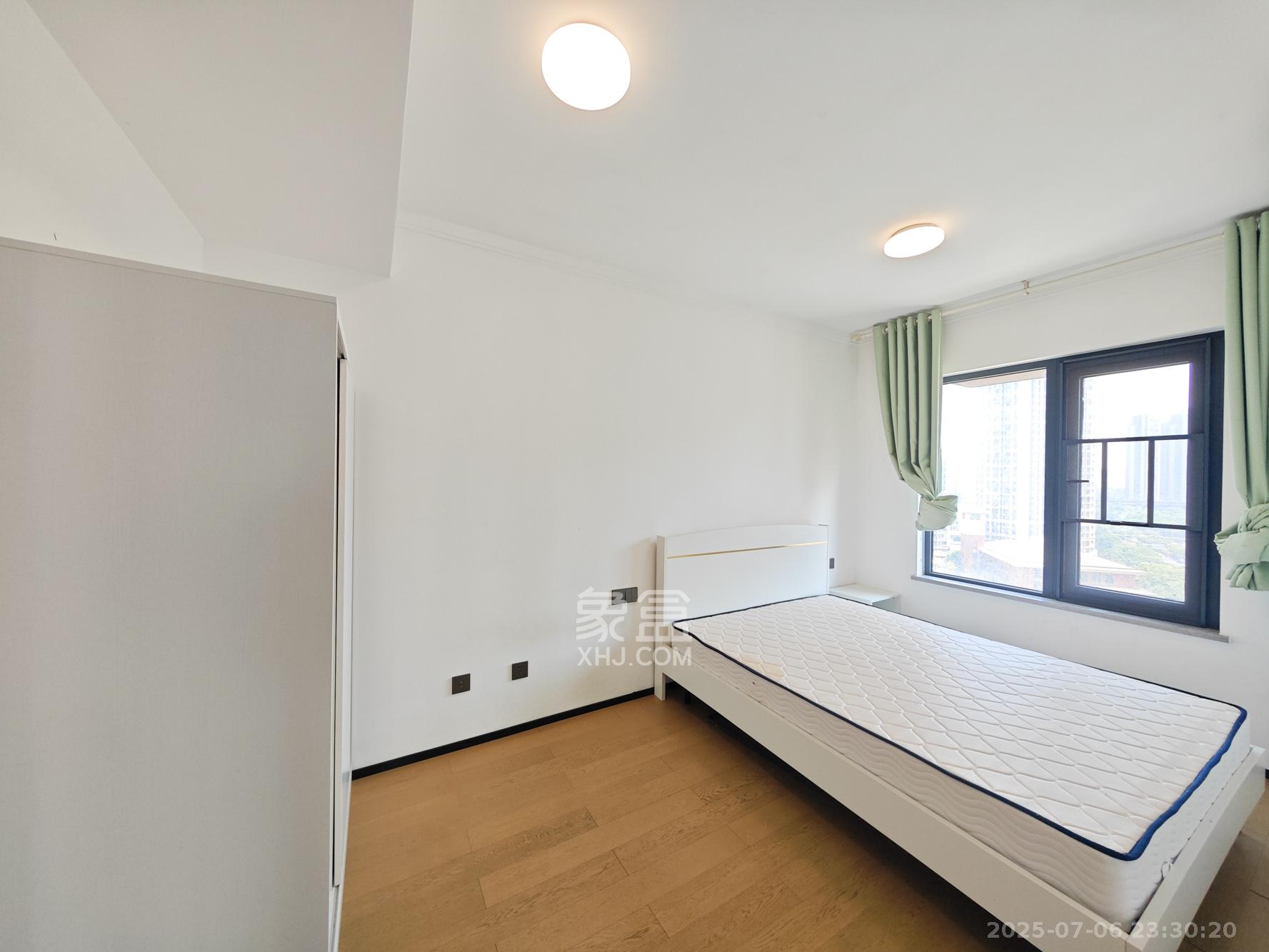 万科魅力之城  3室2厅2卫    115.0万 万科魅力之城  3室2厅2卫    115.0万卧室