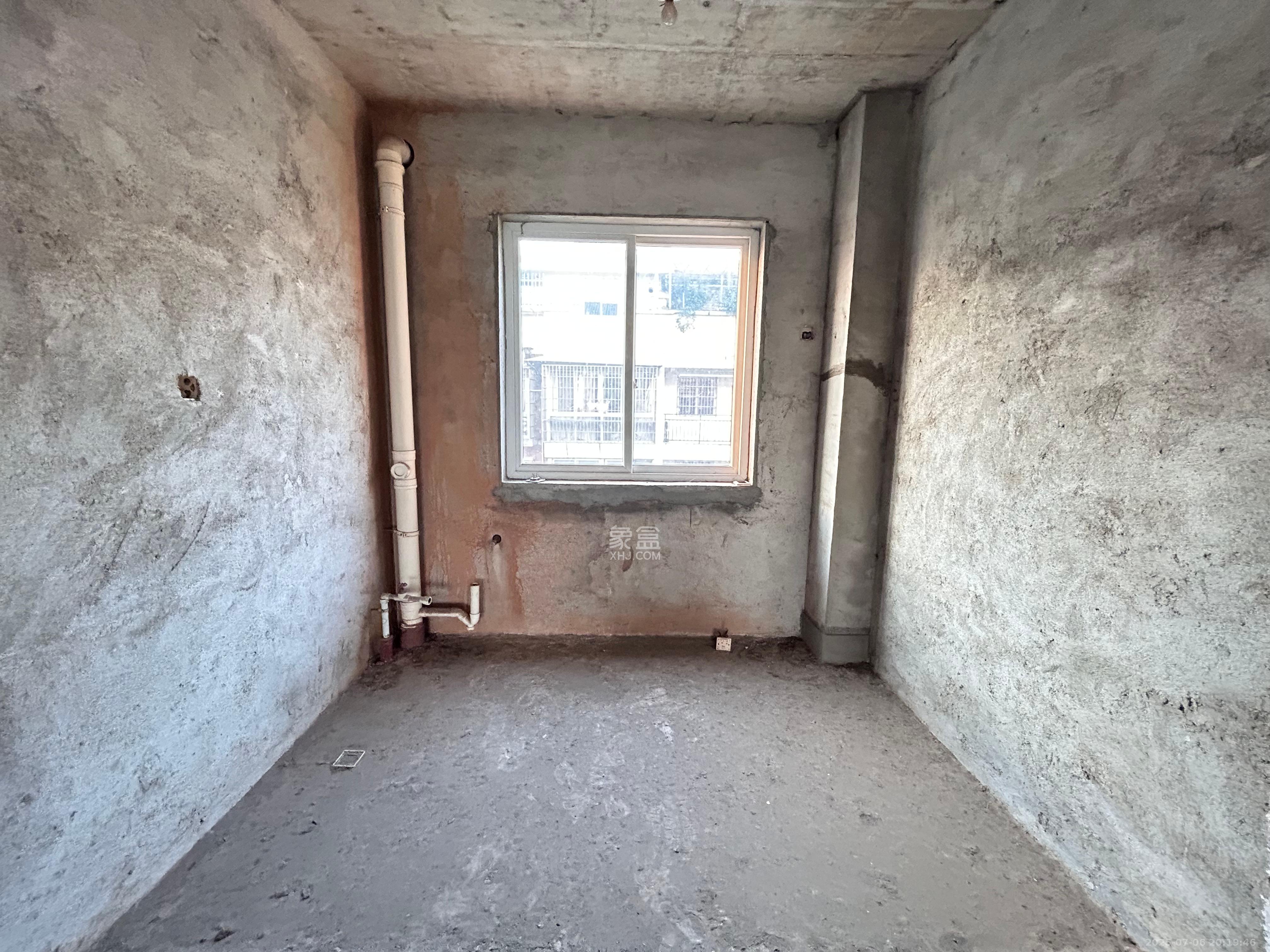 金鹰机电大市场 4室2厅2卫 1500.0元/月 金鹰机电大市场 4室2厅2卫 1500.0元/月室内图