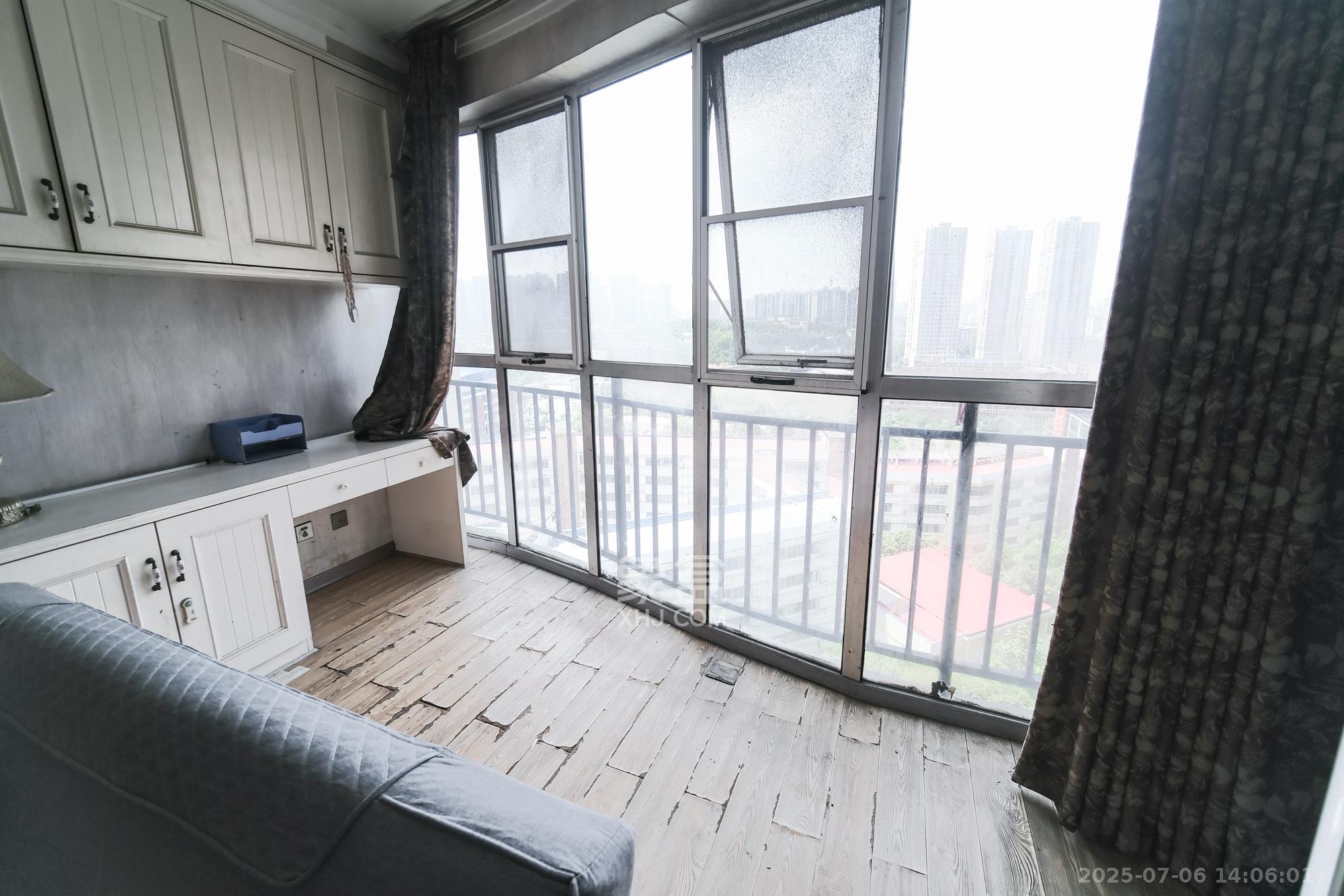 红树湾  2室2厅1卫    48.8万 红树湾  2室2厅1卫    48.8万阳台