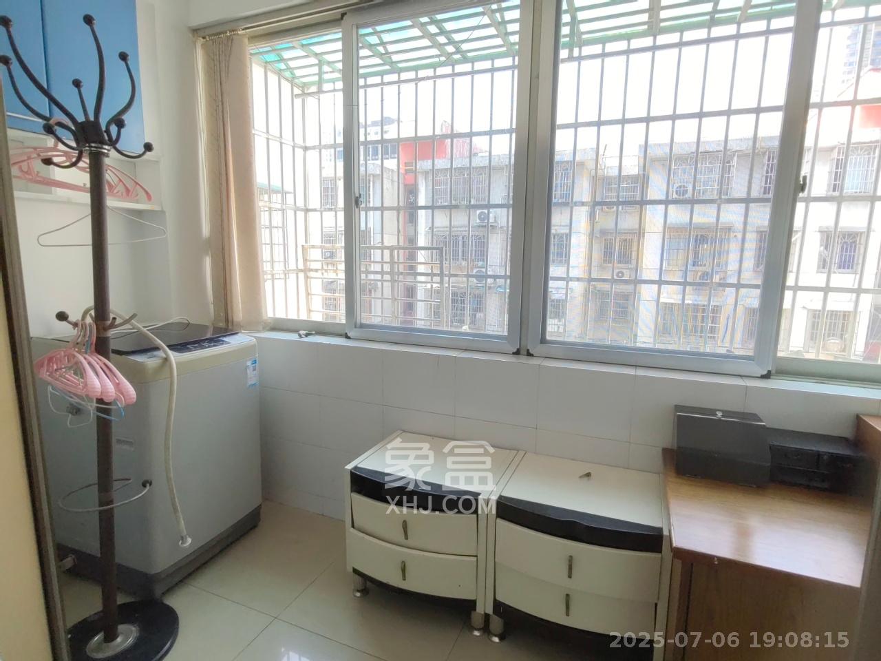 泰禹公馆 3室2厅1卫 2100.0元/月 泰禹公馆 3室2厅1卫 2100.0元/月室内图