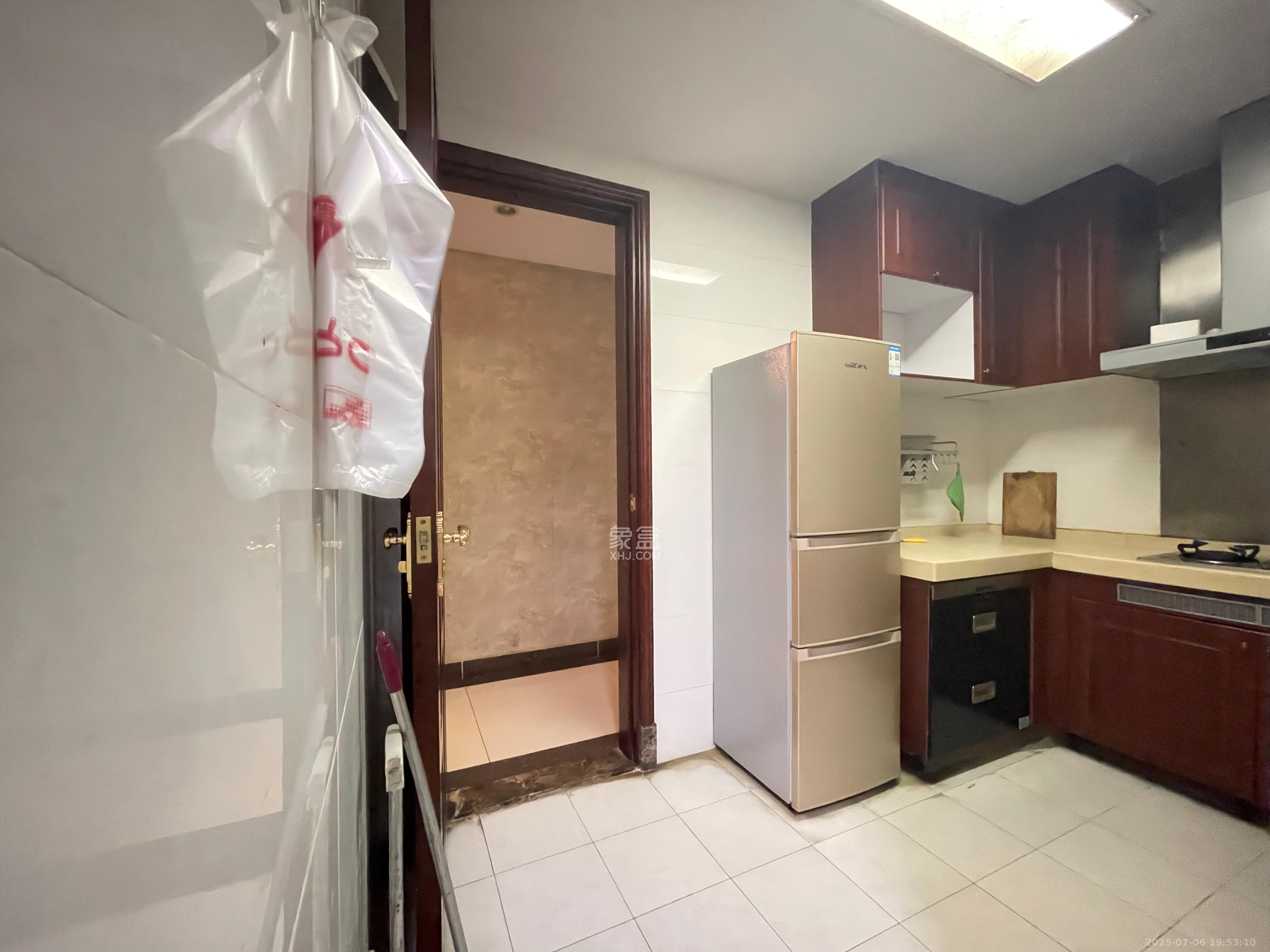 恒大名都 3室2厅2卫 1600.0元/月 恒大名都 3室2厅2卫 1600.0元/月室内图