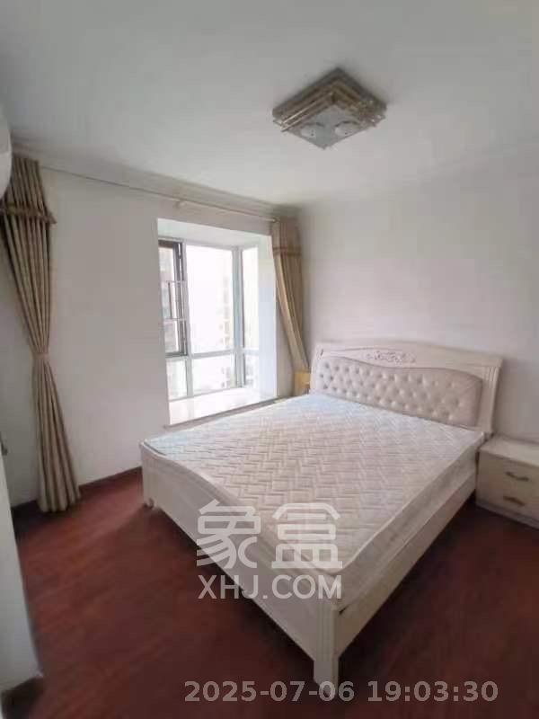 丽发新城  2室2厅1卫   1800.00元/月室内图