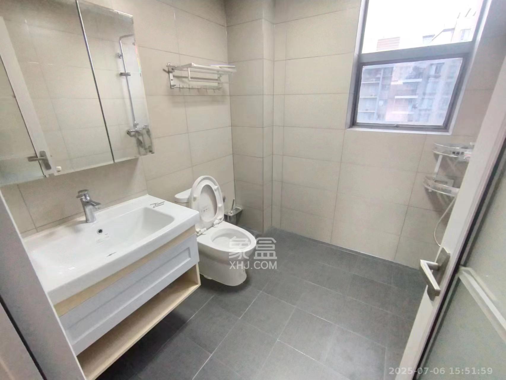 银港水晶城  3室2厅1卫   3200.00元/月室内图