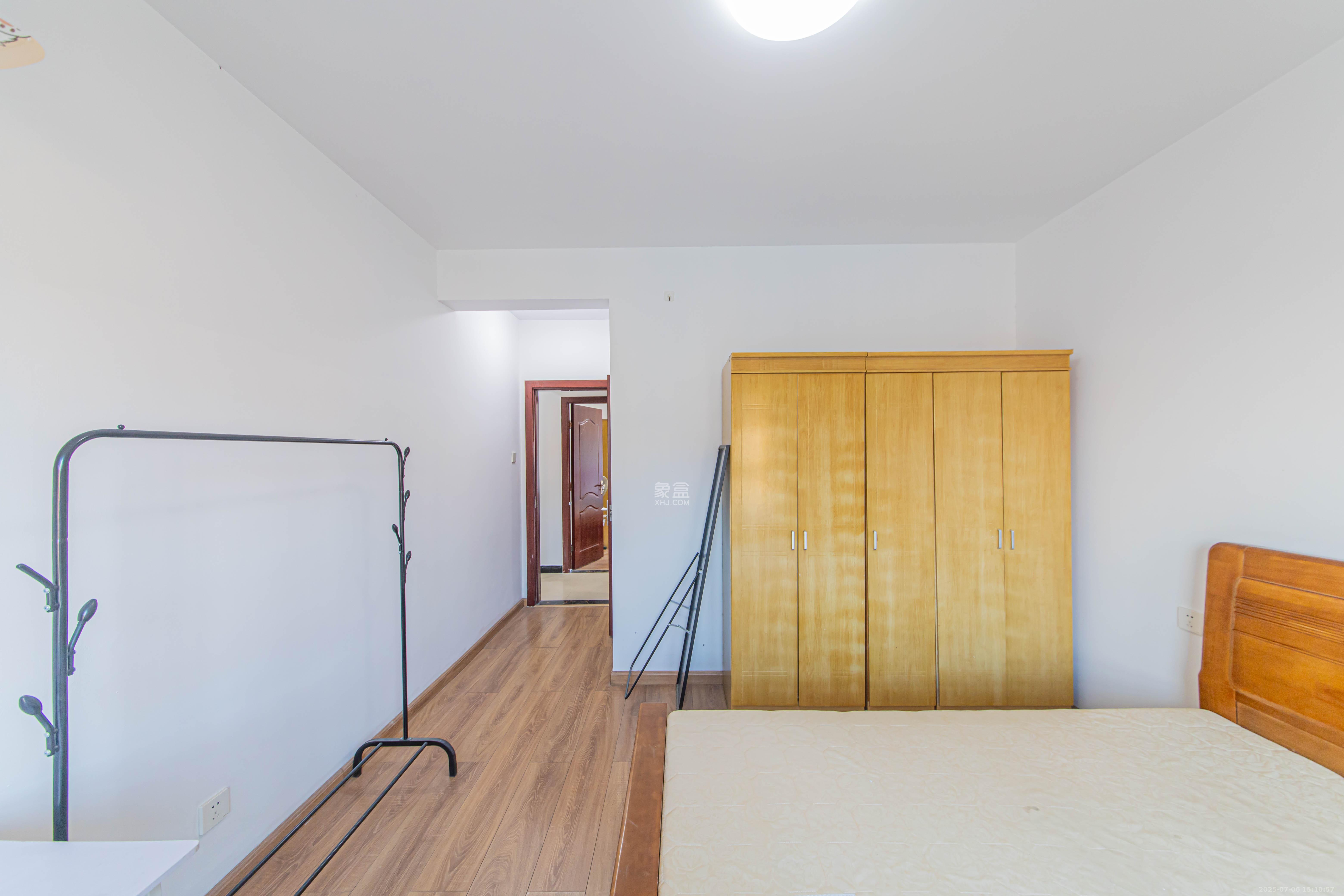 中建芙蓉嘉苑 3室2厅1卫 95.0万 中建芙蓉嘉苑 3室2厅1卫 95.0万卧室