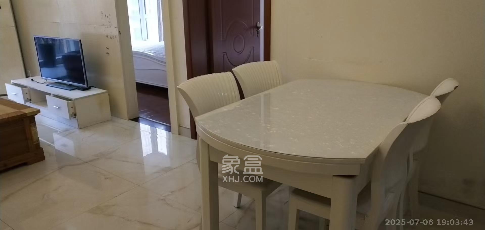 丽发新城  2室2厅1卫   1800.00元/月室内图