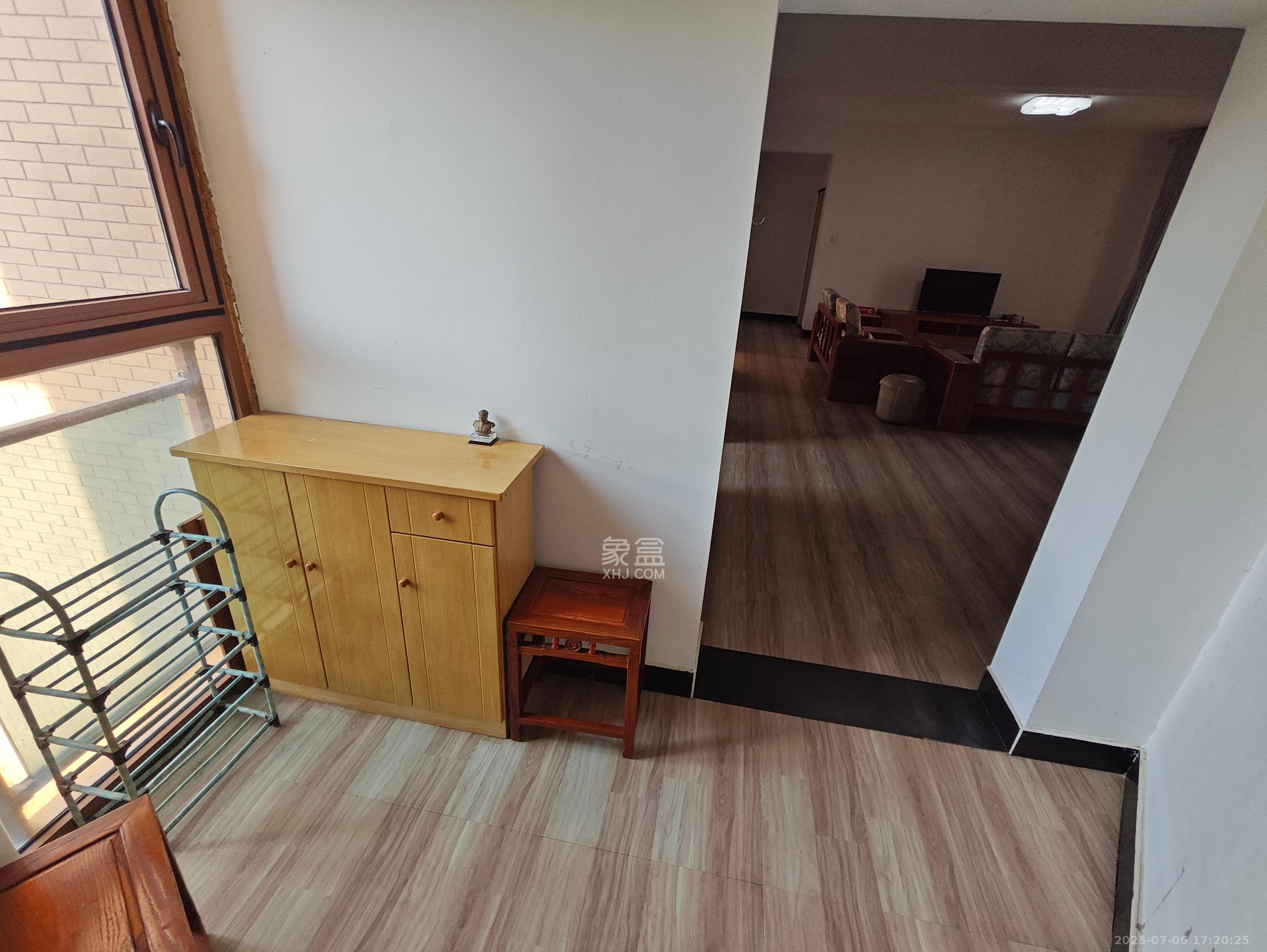 万里时代 4室2厅2卫 3200.0元/月 万里时代 4室2厅2卫 3200.0元/月室内图