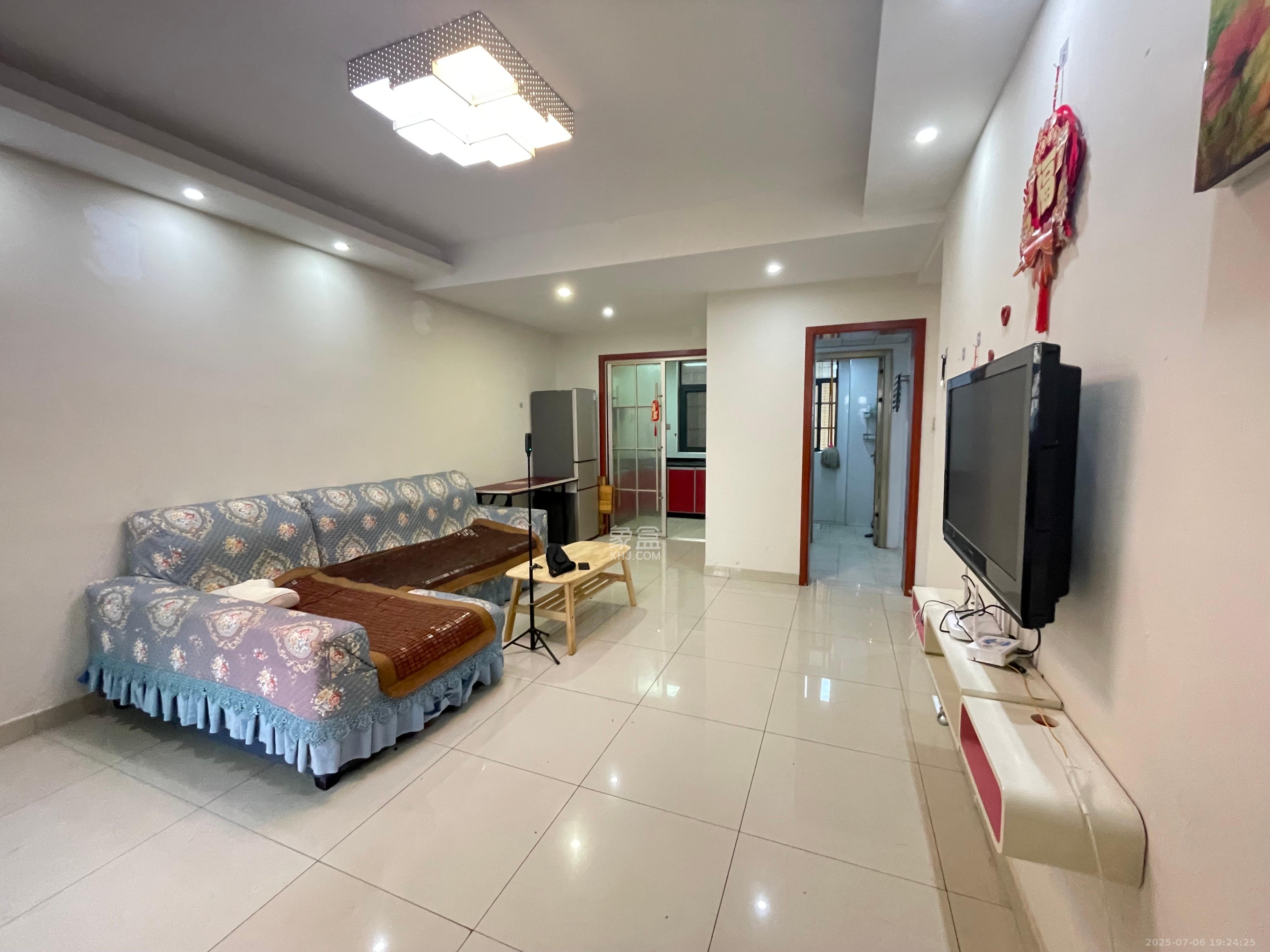 景塘家园  1室2厅1卫   2500.00元/月室内图