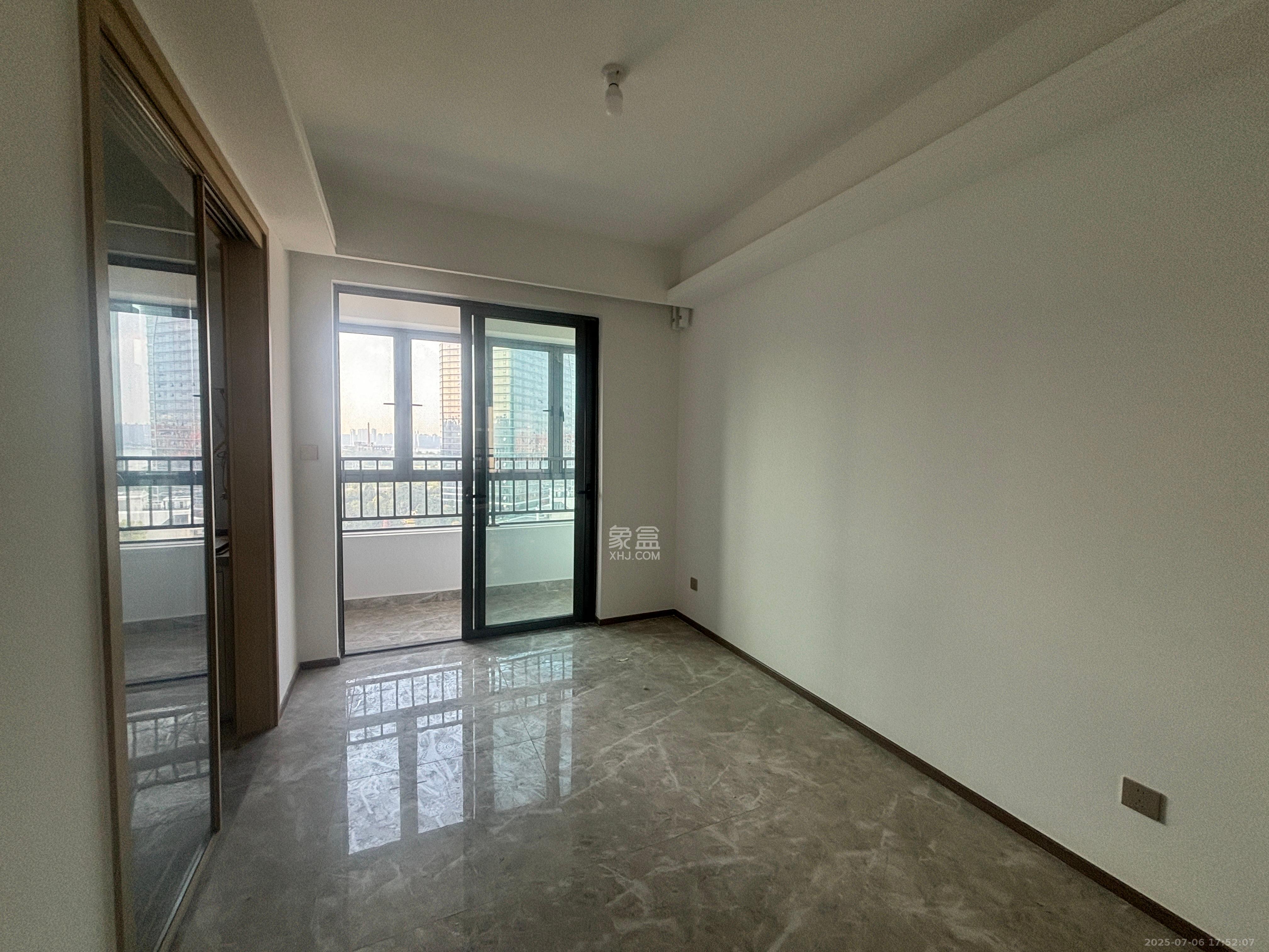 复地滨江金融中心  4室2厅2卫    7000.0元/月 复地滨江金融中心  4室2厅2卫    7000.0元/月室内图