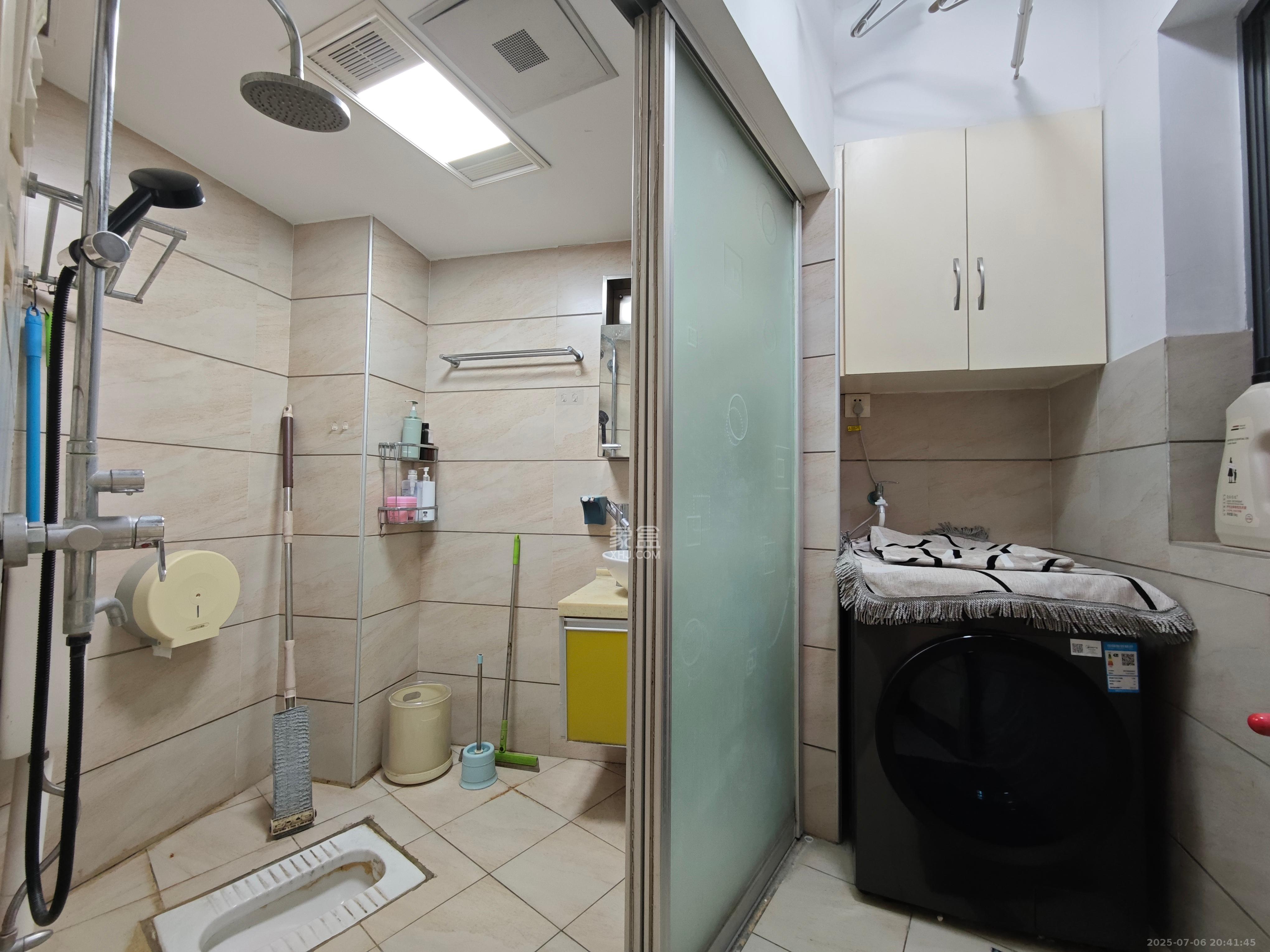 上海城小区  1室1厅1卫   1800.00元/月室内图