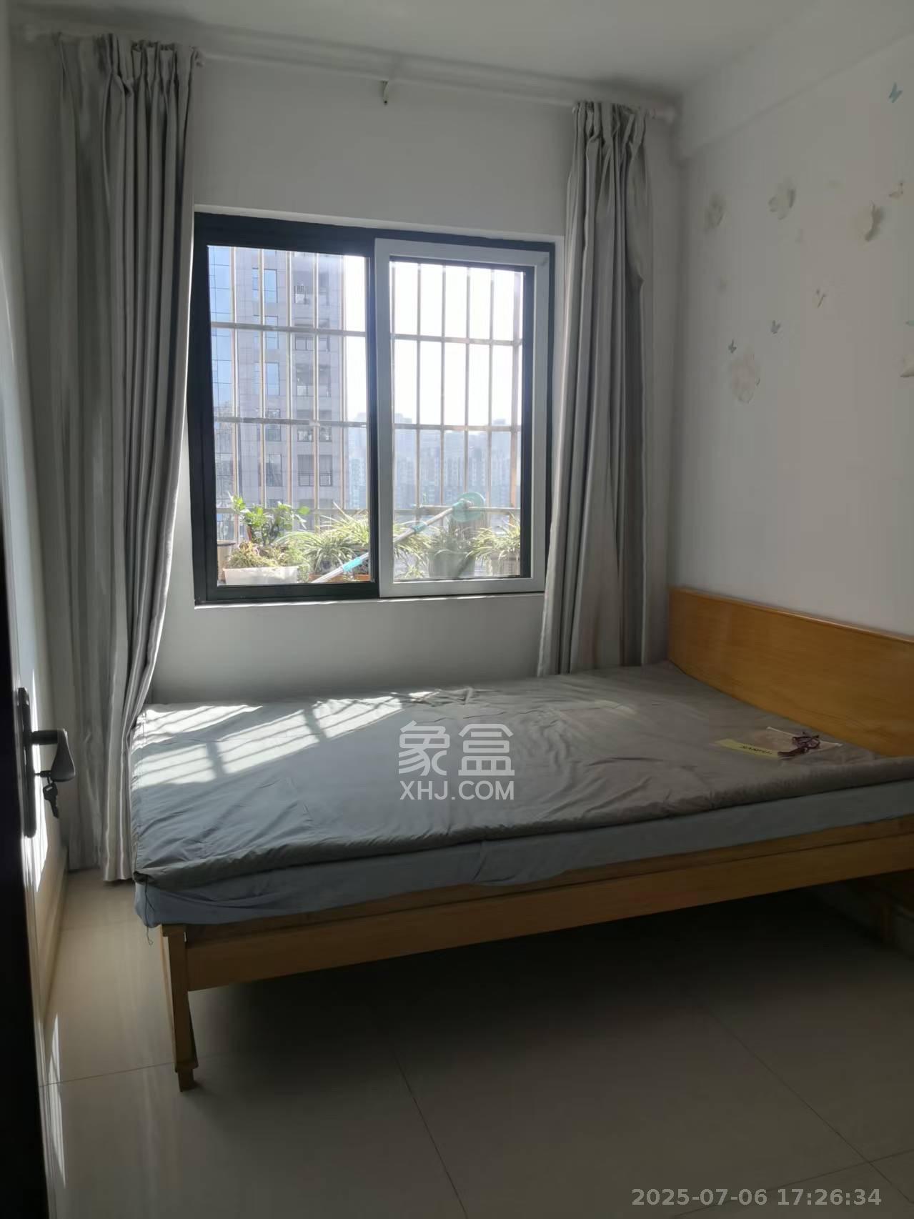 华城广场  3室2厅1卫   2700.00元/月室内图